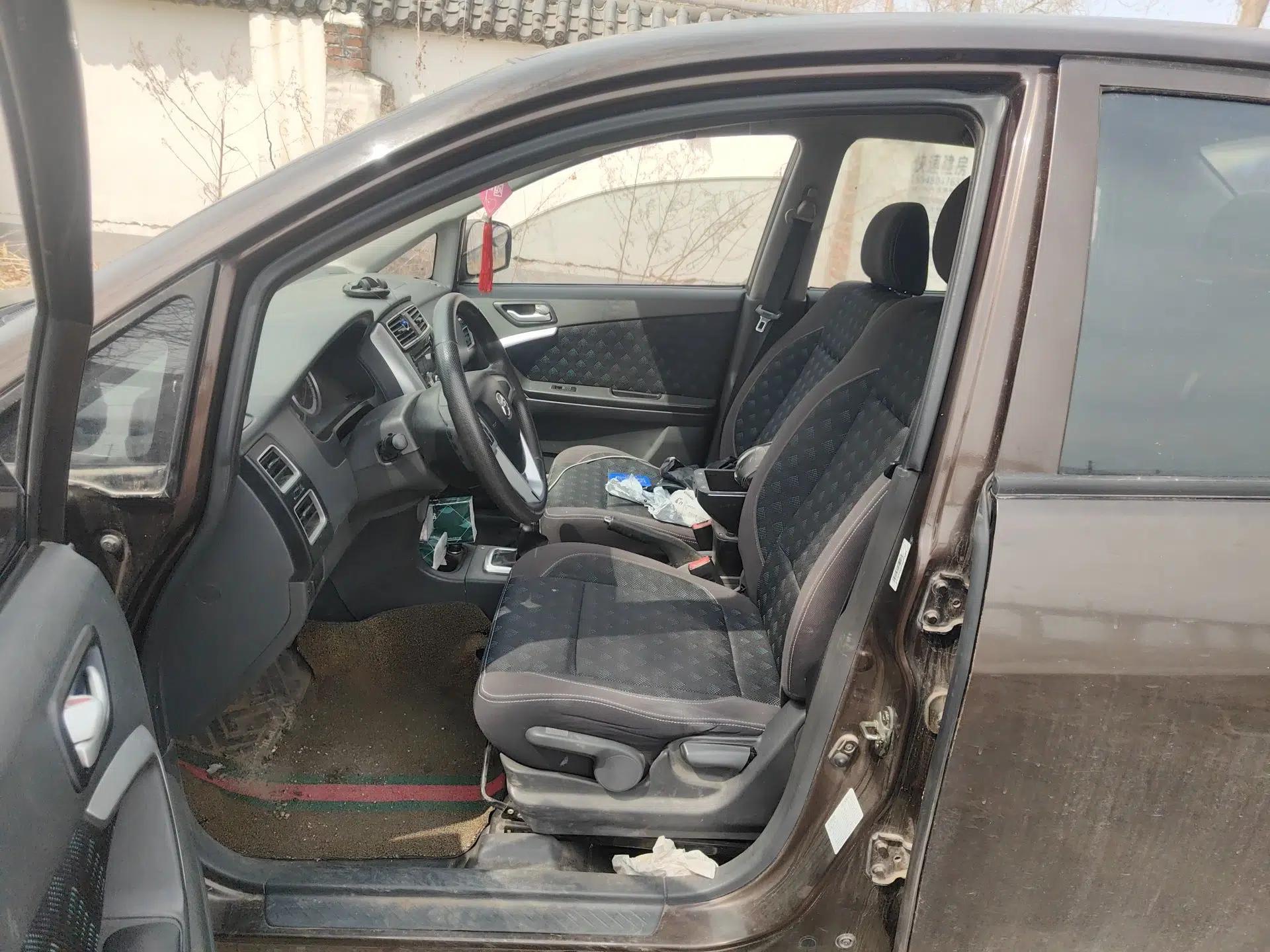 Suzuki Liana A6 2015 Sedan 1.4L Manual Enjoyment Model — миниатюра 16