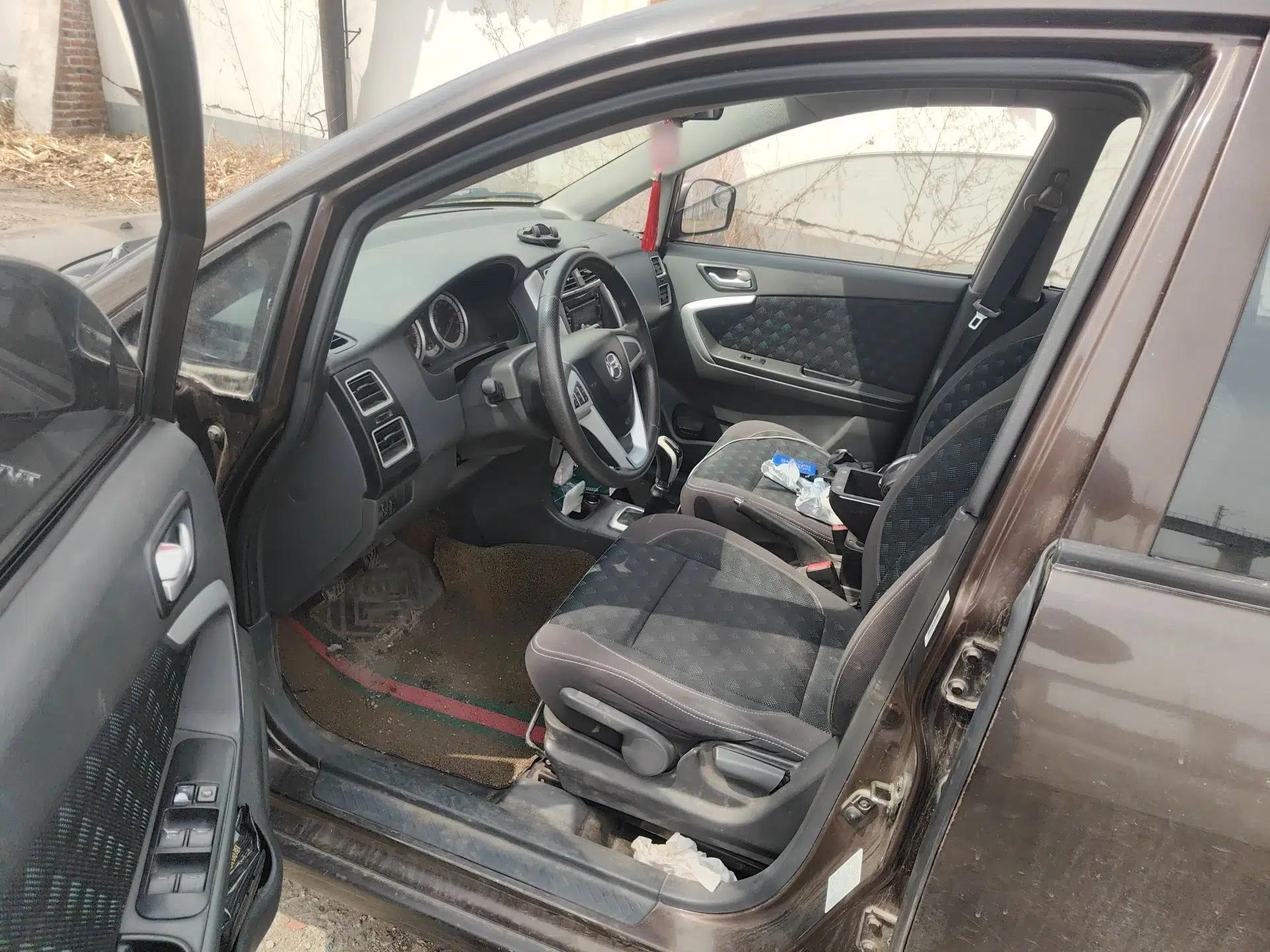 Suzuki Liana A6 2015 Sedan 1.4L Manual Enjoyment Model — миниатюра 17