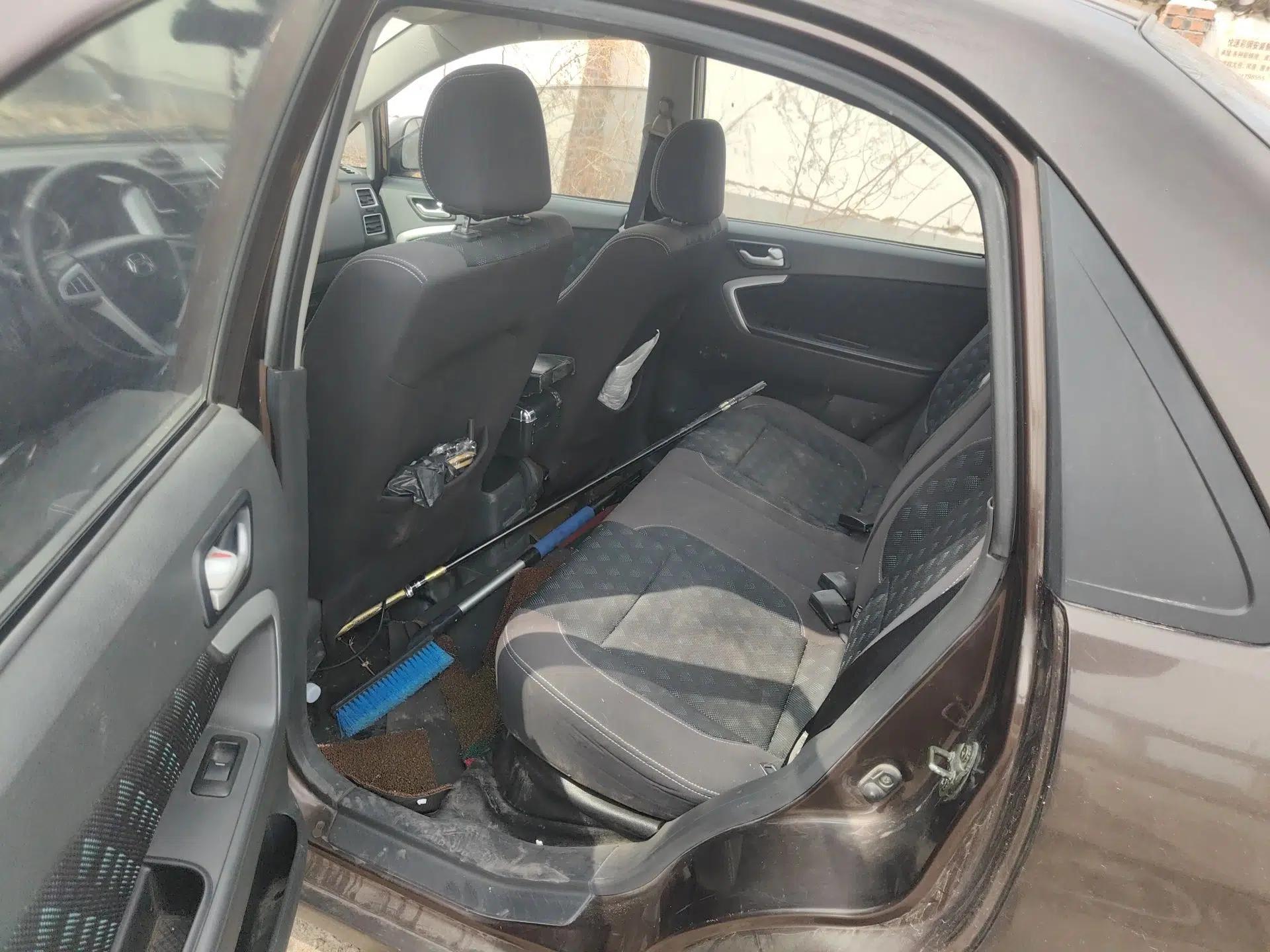 Suzuki Liana A6 2015 Sedan 1.4L Manual Enjoyment Model — миниатюра 18