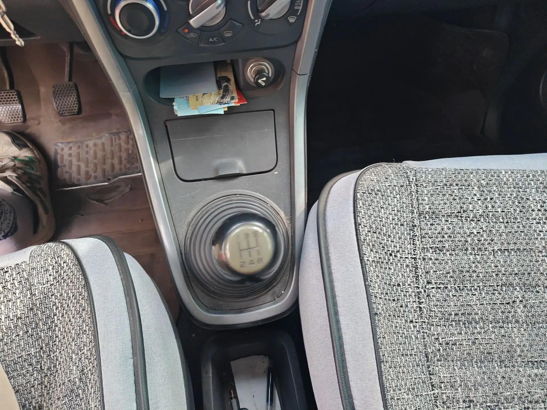Suzuki Wagon R X5 2013 Luxury Edition 1.4L Standard Model — миниатюра 15