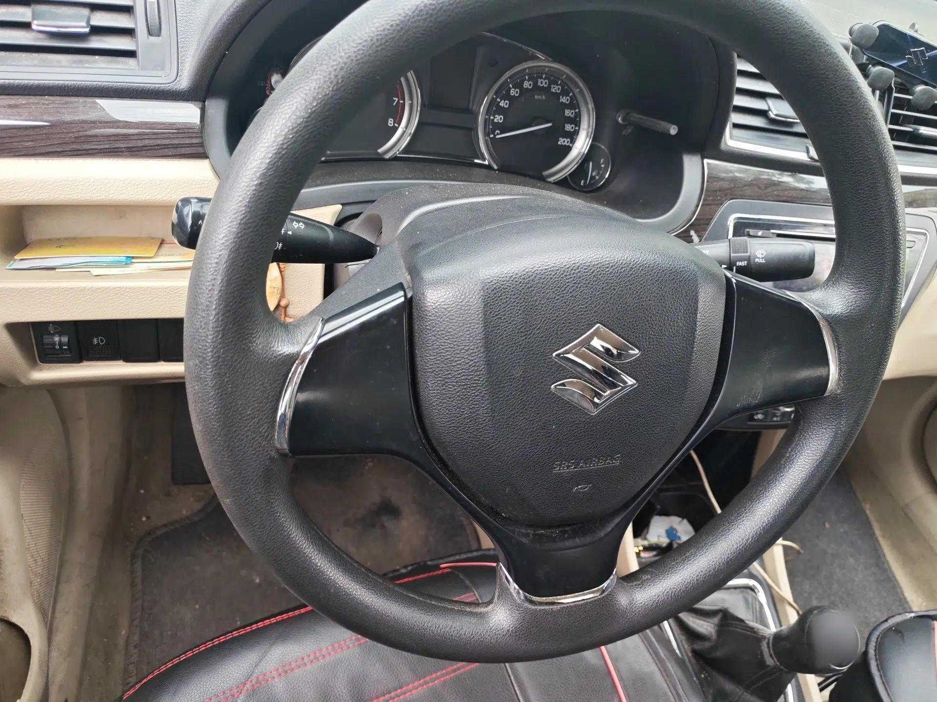 Suzuki Alivio 2015 1.6L Manual Comfort Model — миниатюра 11
