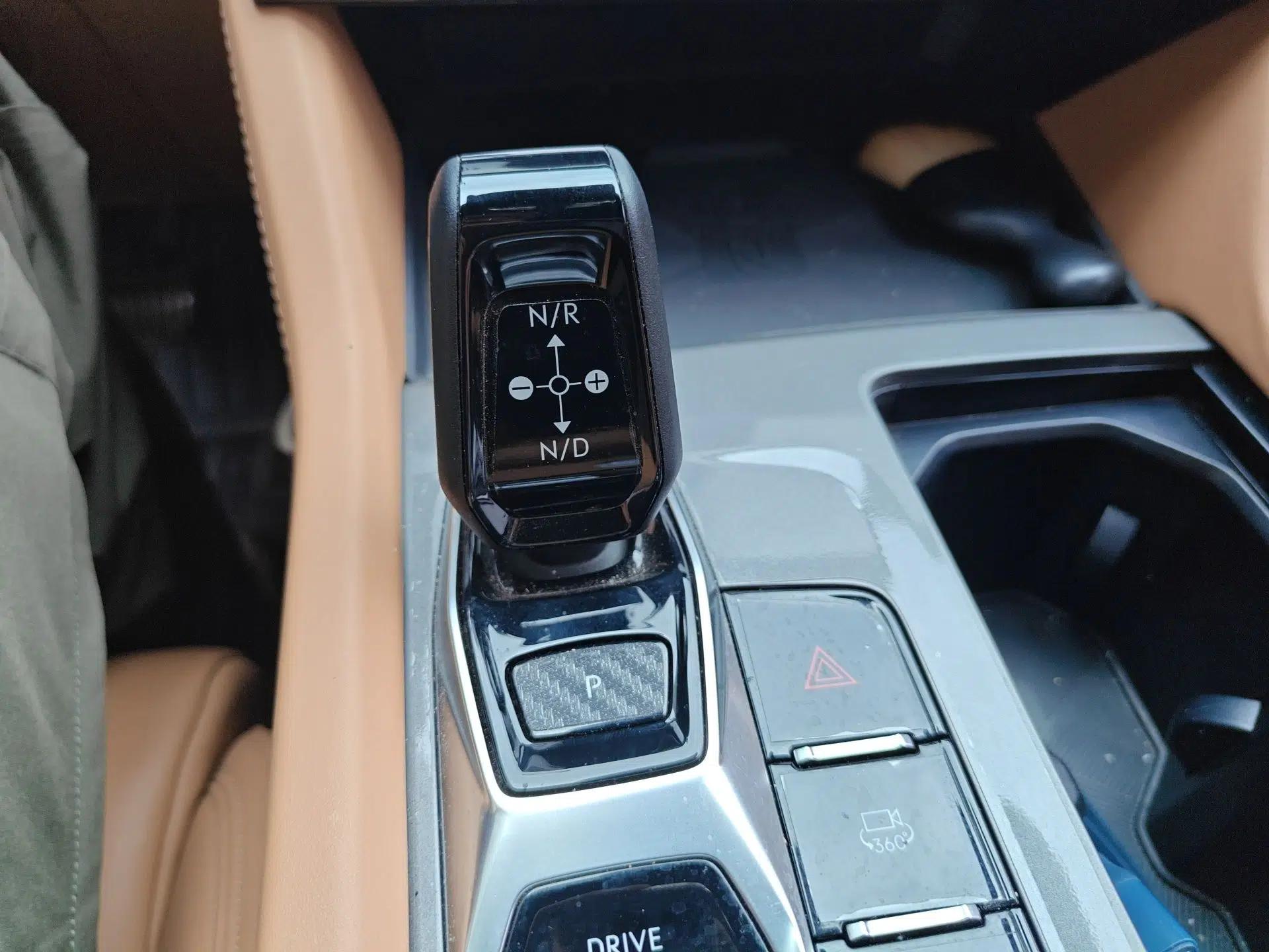 Lynk & Co 09 2024 2.0T Four-Wheel Drive Sport Edition Five Seats — миниатюра 15