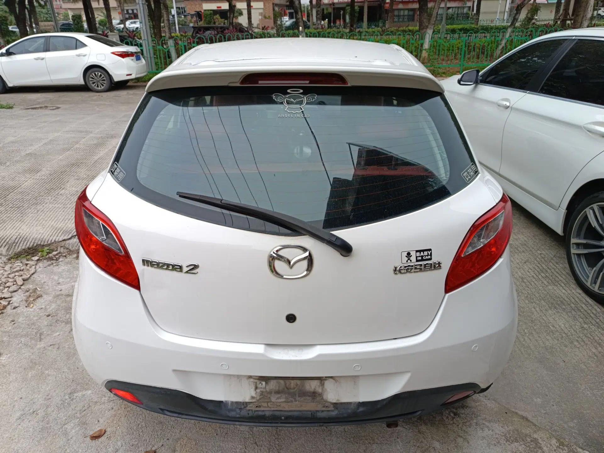 Mazda 2 2012 Hatchback Xuan Dong 1.5L Automatic Value Edition — миниатюра 5