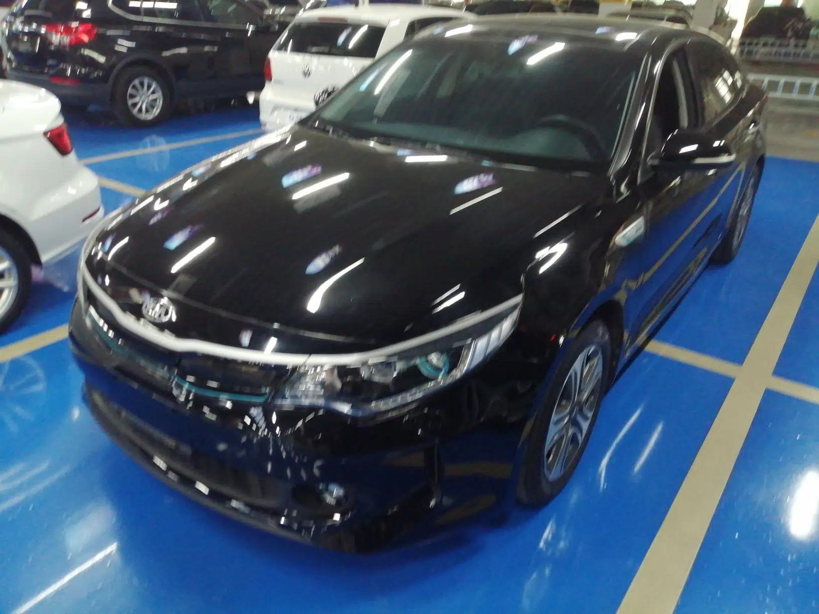 Kia K5 New Energy 2018 2.0L ZhiZun Edition — миниатюра 1