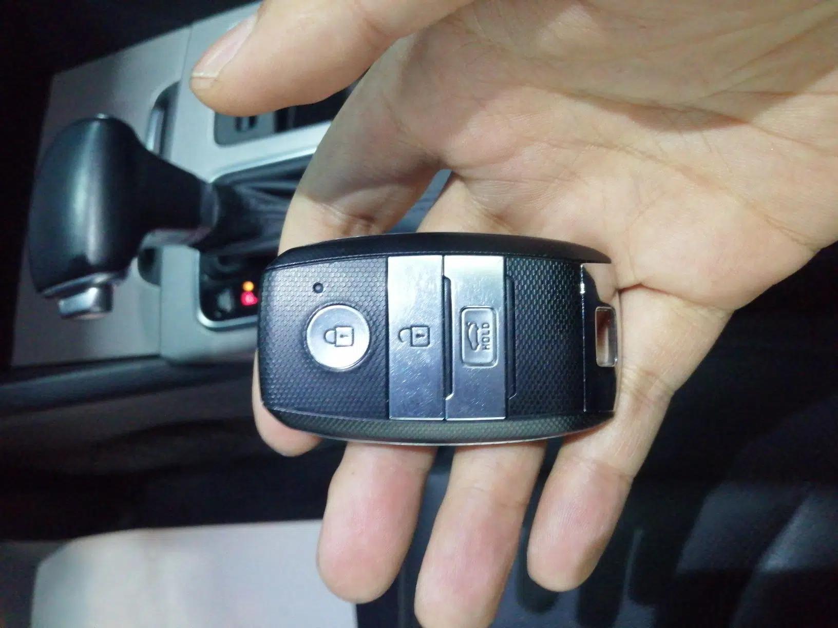 Kia K5 New Energy 2018 2.0L ZhiZun Edition — миниатюра 12