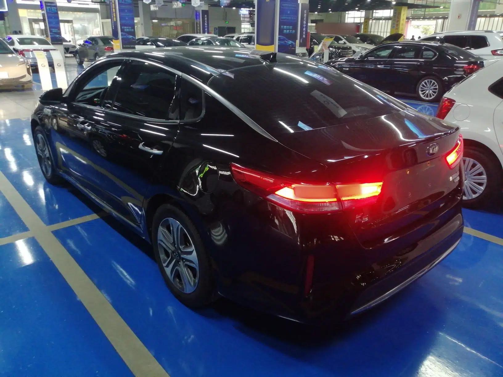Kia K5 New Energy 2018 2.0L ZhiZun Edition — миниатюра 4