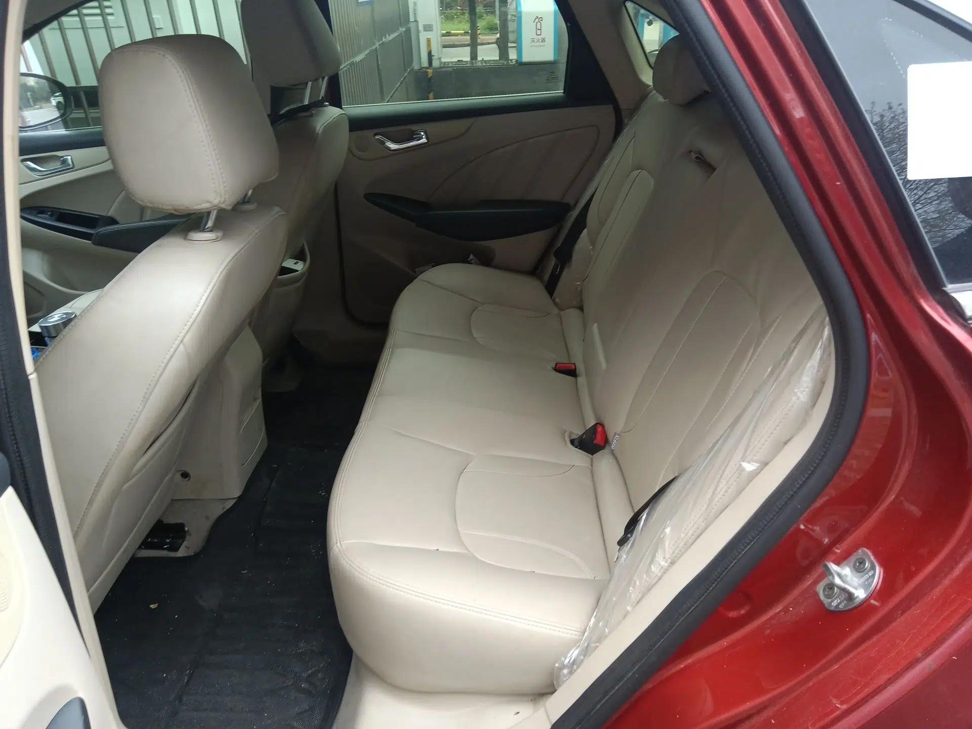 Chery Arrizo 7 2015 1.6L Manual ZhiShang Edition — миниатюра 18