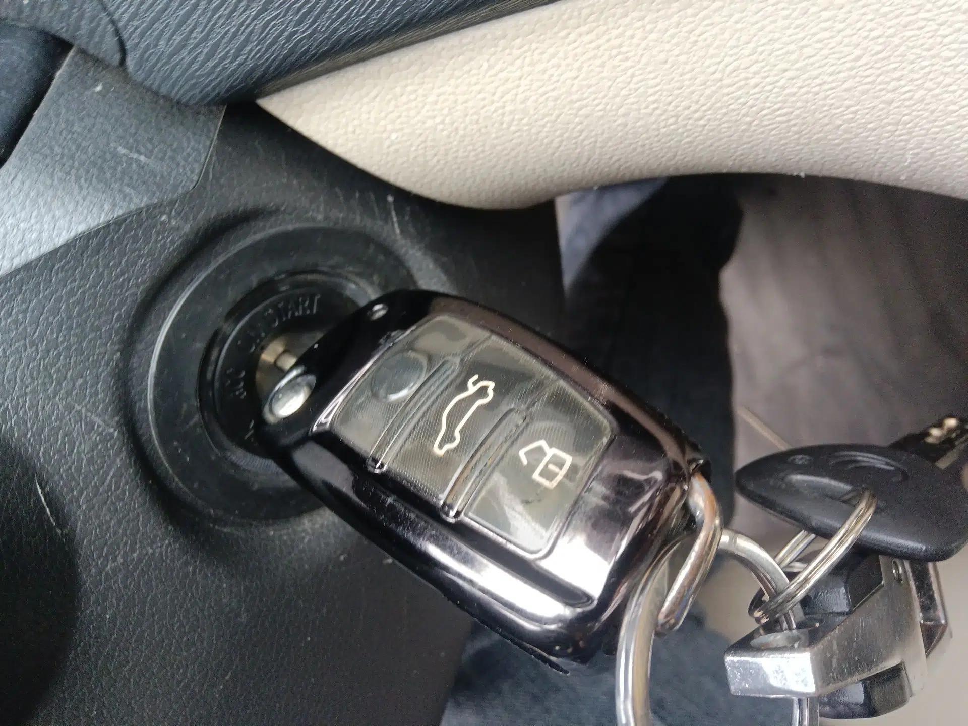 Chery Arrizo 7 2015 1.6L Manual ZhiShang Edition — миниатюра 9