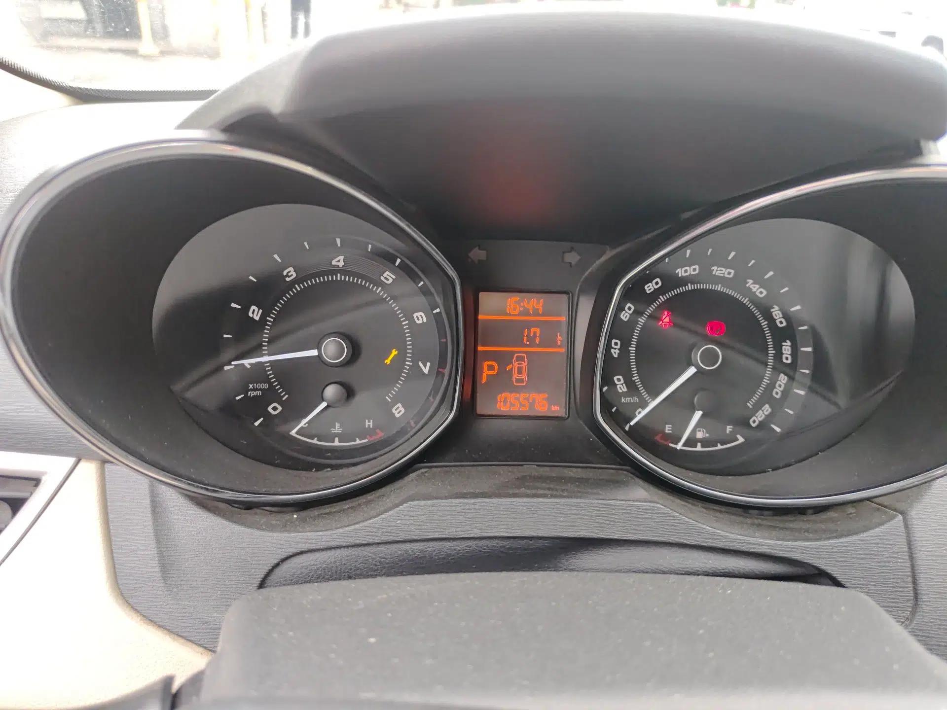 Chery Arrizo 7 2015 1.6L CVT ZhiShang Edition — миниатюра 12
