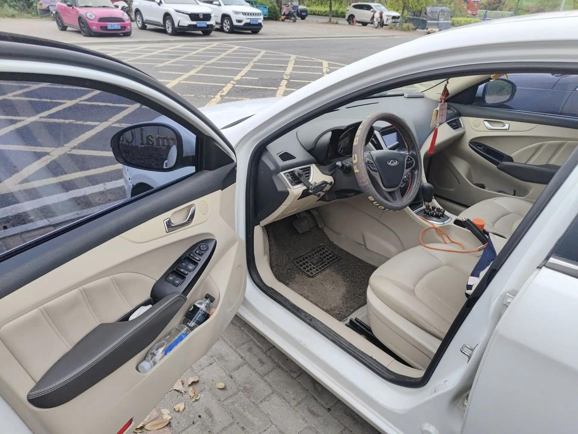 Chery Arrizo 7 2015 1.6L CVT ZhiShang Edition — миниатюра 17
