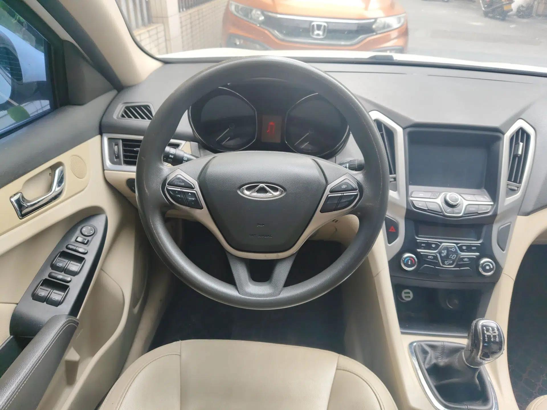Chery Arrizo 7 2013 1.6L Manual ZhiShang Edition — миниатюра 11