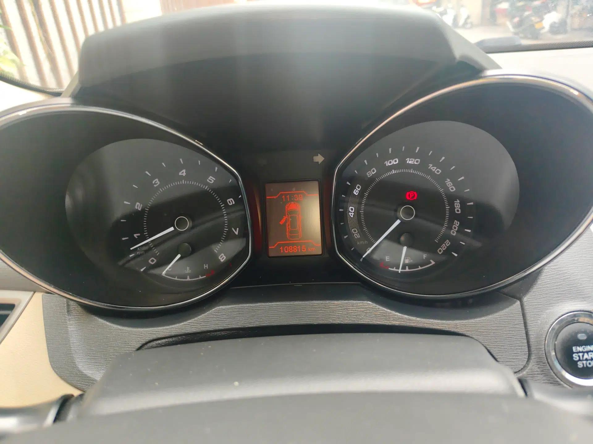 Chery Arrizo 7 2013 1.6L Manual ZhiShang Edition — миниатюра 12