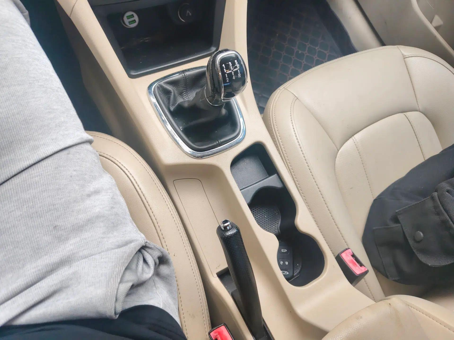 Chery Arrizo 7 2013 1.6L Manual ZhiShang Edition — миниатюра 15