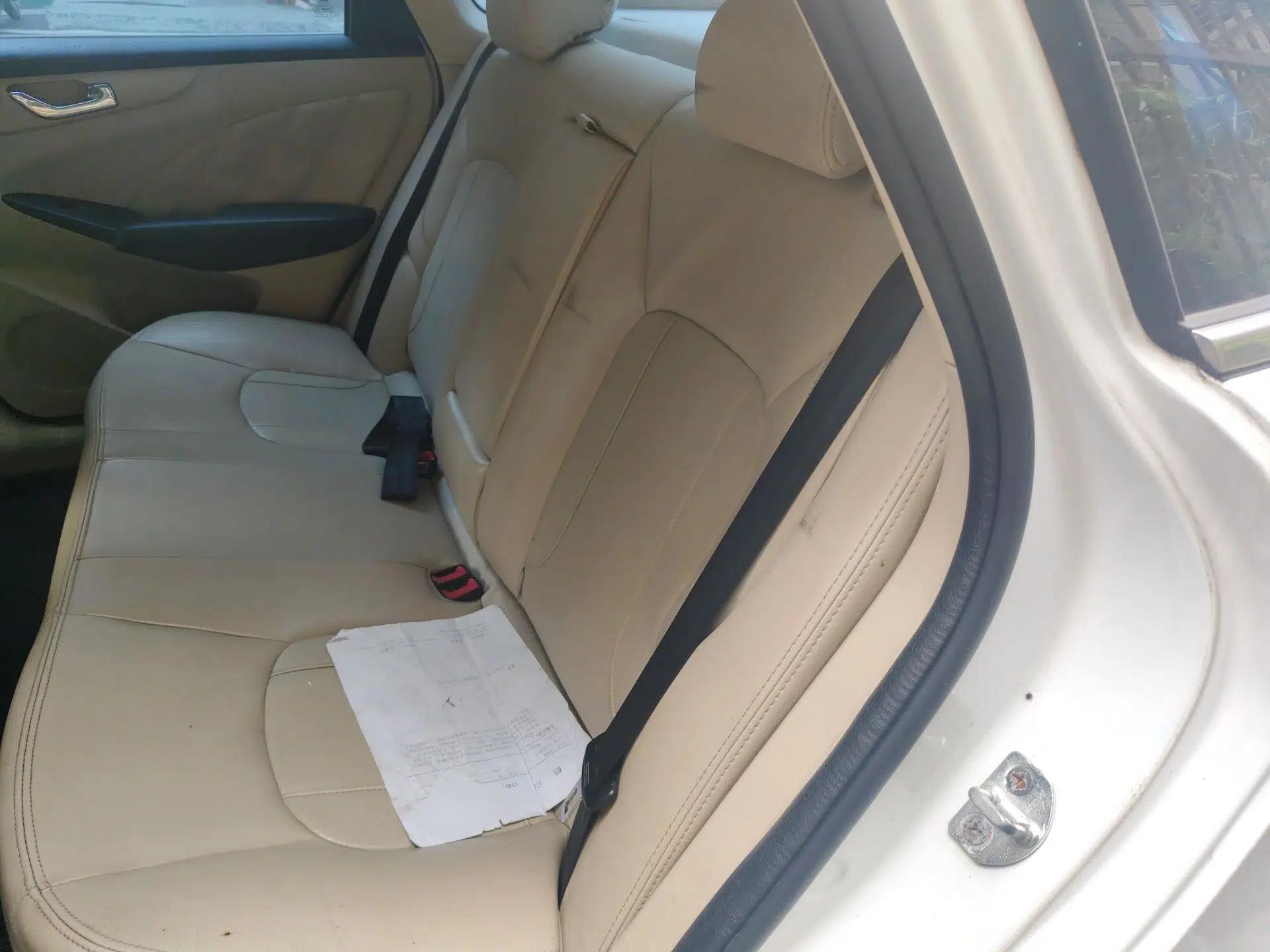 Chery Arrizo 7 2013 1.6L Manual ZhiShang Edition — миниатюра 18