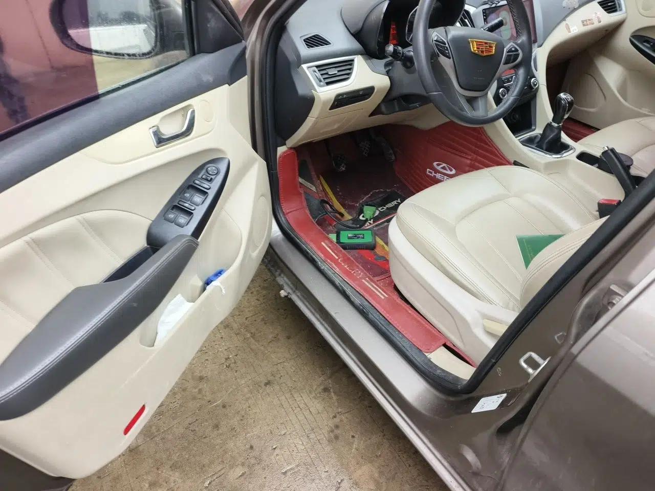 Chery Arrizo 7 2015 1.6L Manual ZhiShang Edition — миниатюра 17