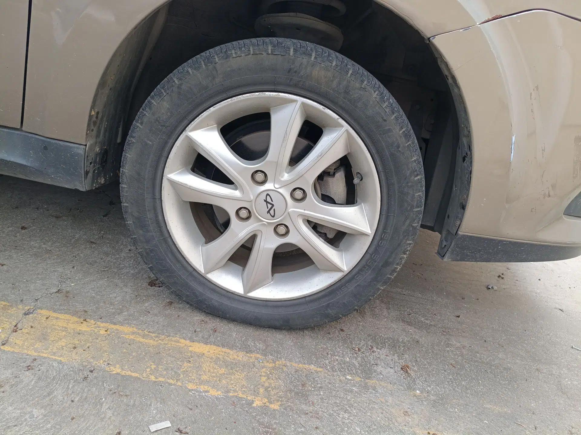Chery E5 2014 1.5L Manual Youyue Model — миниатюра 8