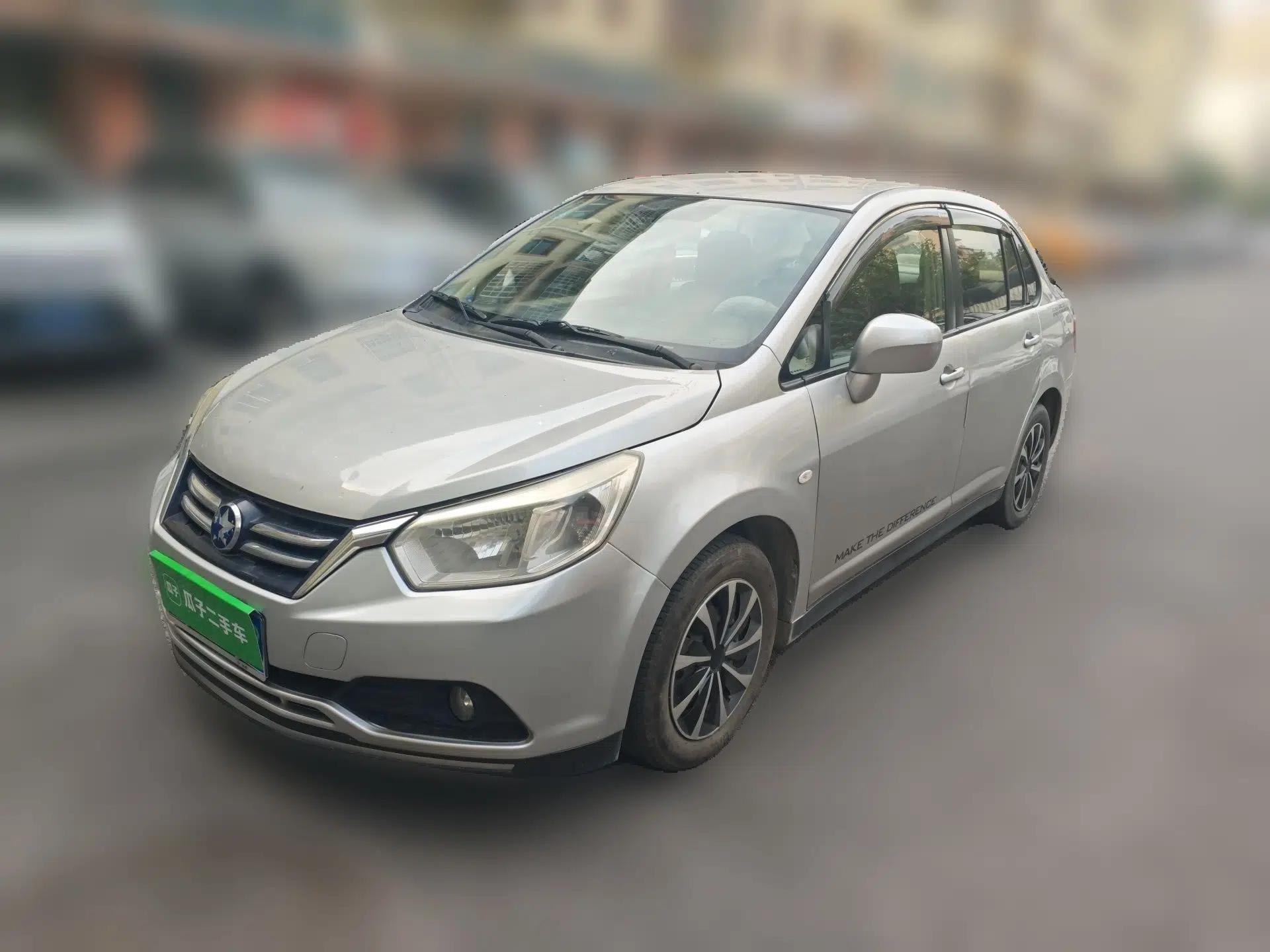 Venucia D50 2015 1.6L Manual Fashion Edition — миниатюра 1