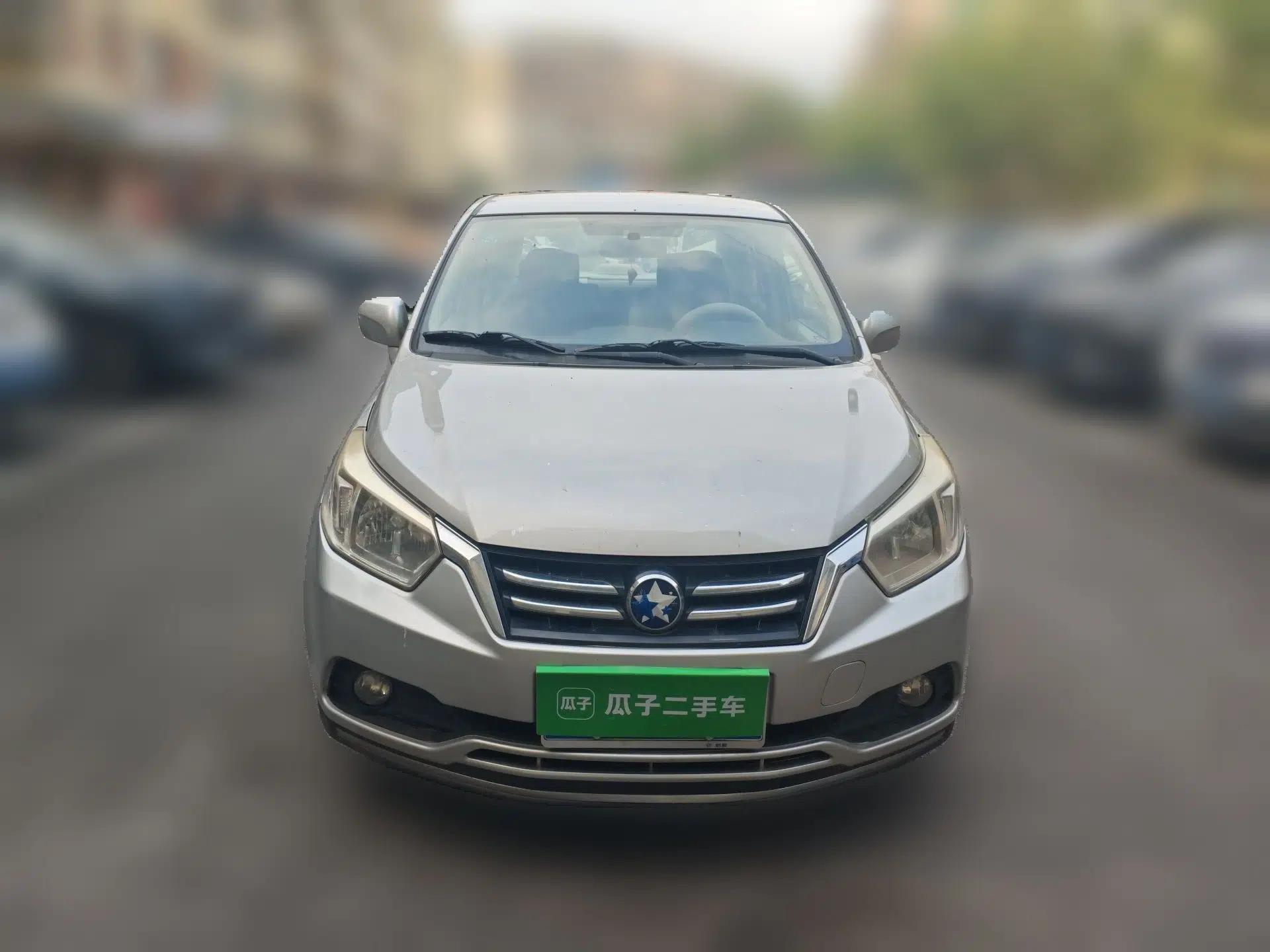 Venucia D50 2015 1.6L Manual Fashion Edition — миниатюра 2