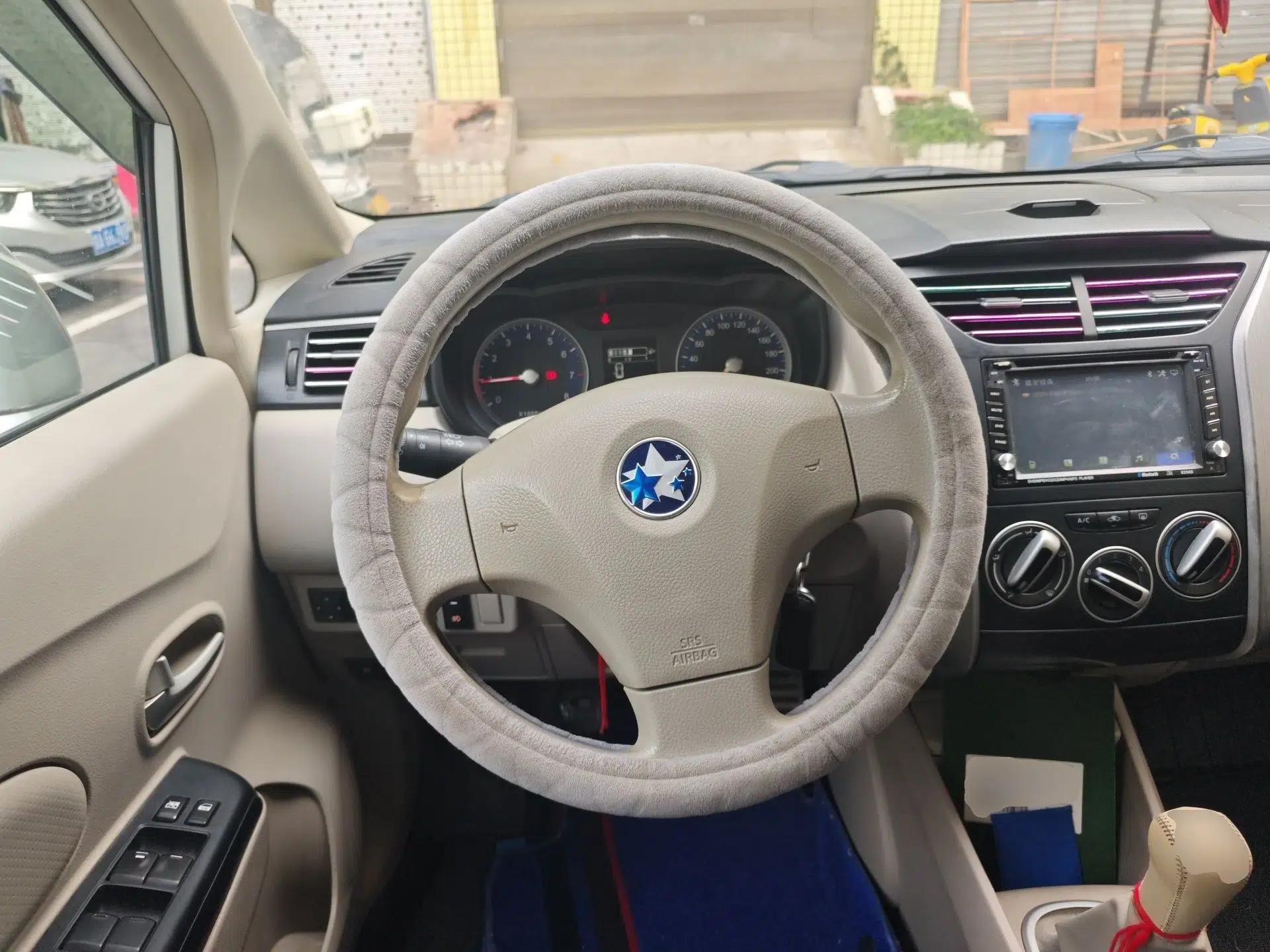 Venucia D50 2015 1.6L Manual Fashion Edition — миниатюра 11