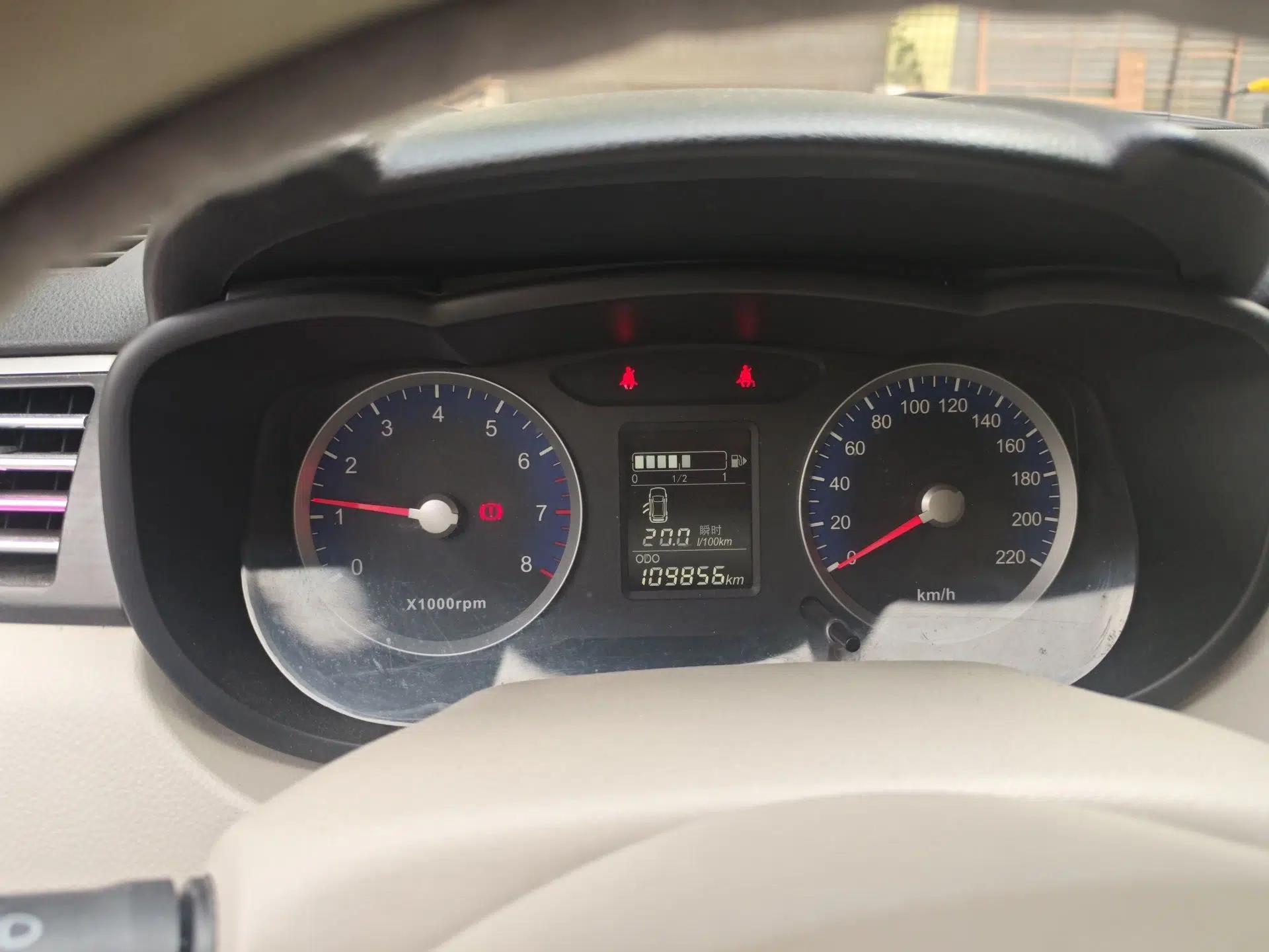 Venucia D50 2015 1.6L Manual Fashion Edition — миниатюра 12