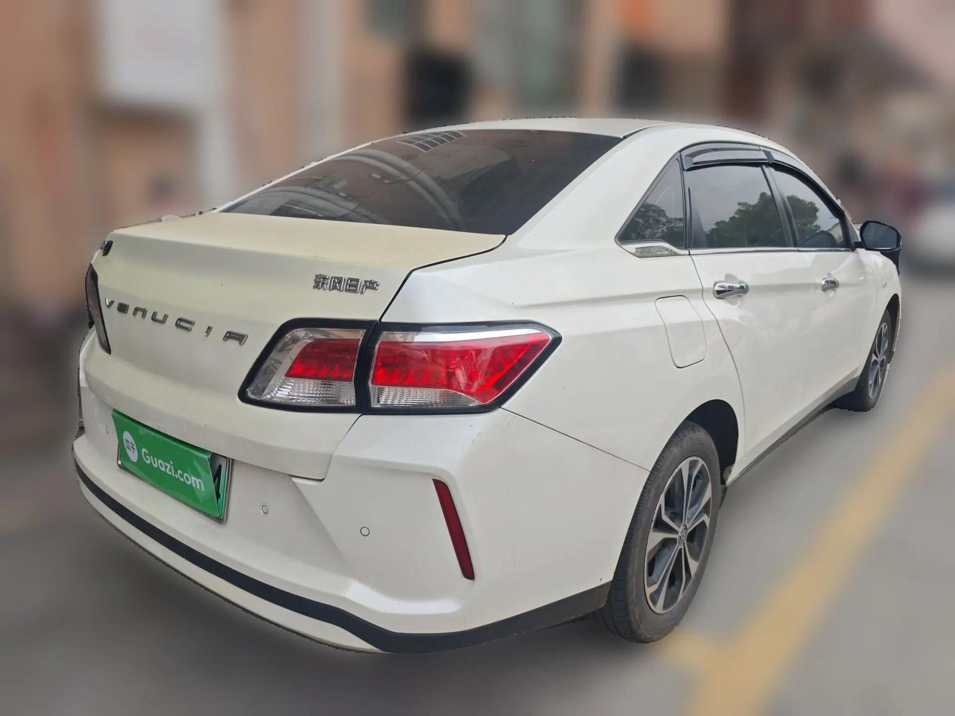 Venucia D60EV 2020 Standard Range T3 — миниатюра 6