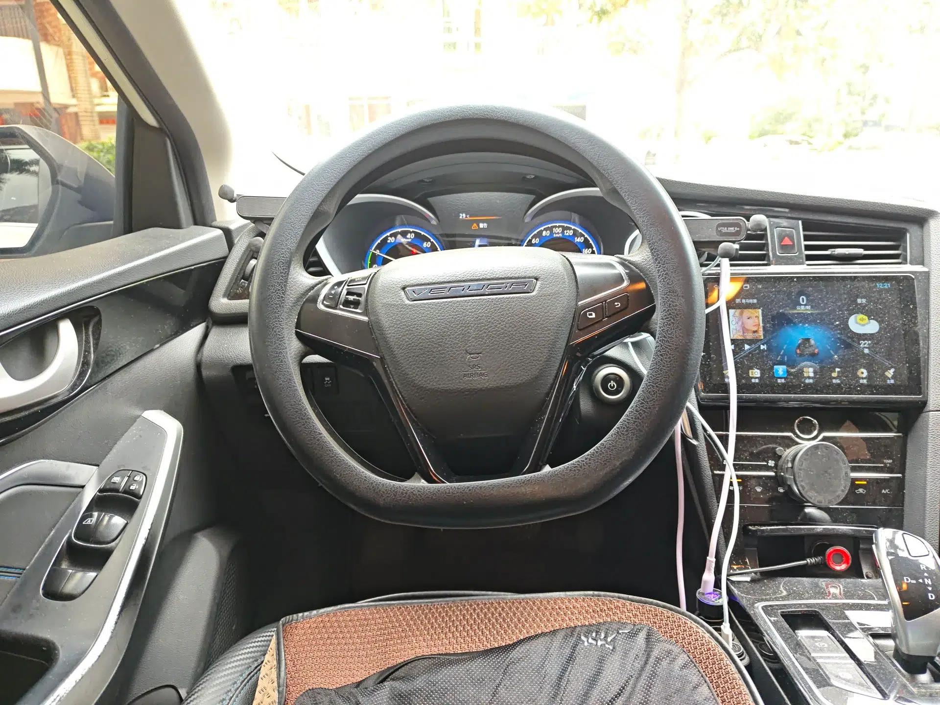 Venucia D60EV 2020 Standard Range Smart Drive Edition — миниатюра 11