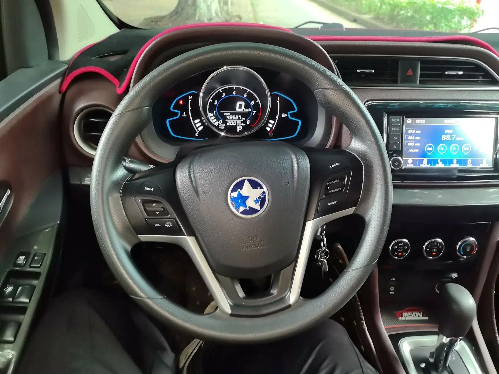 Venucia M50V 2017 1.6L XL CVT Luxury Edition — миниатюра 13