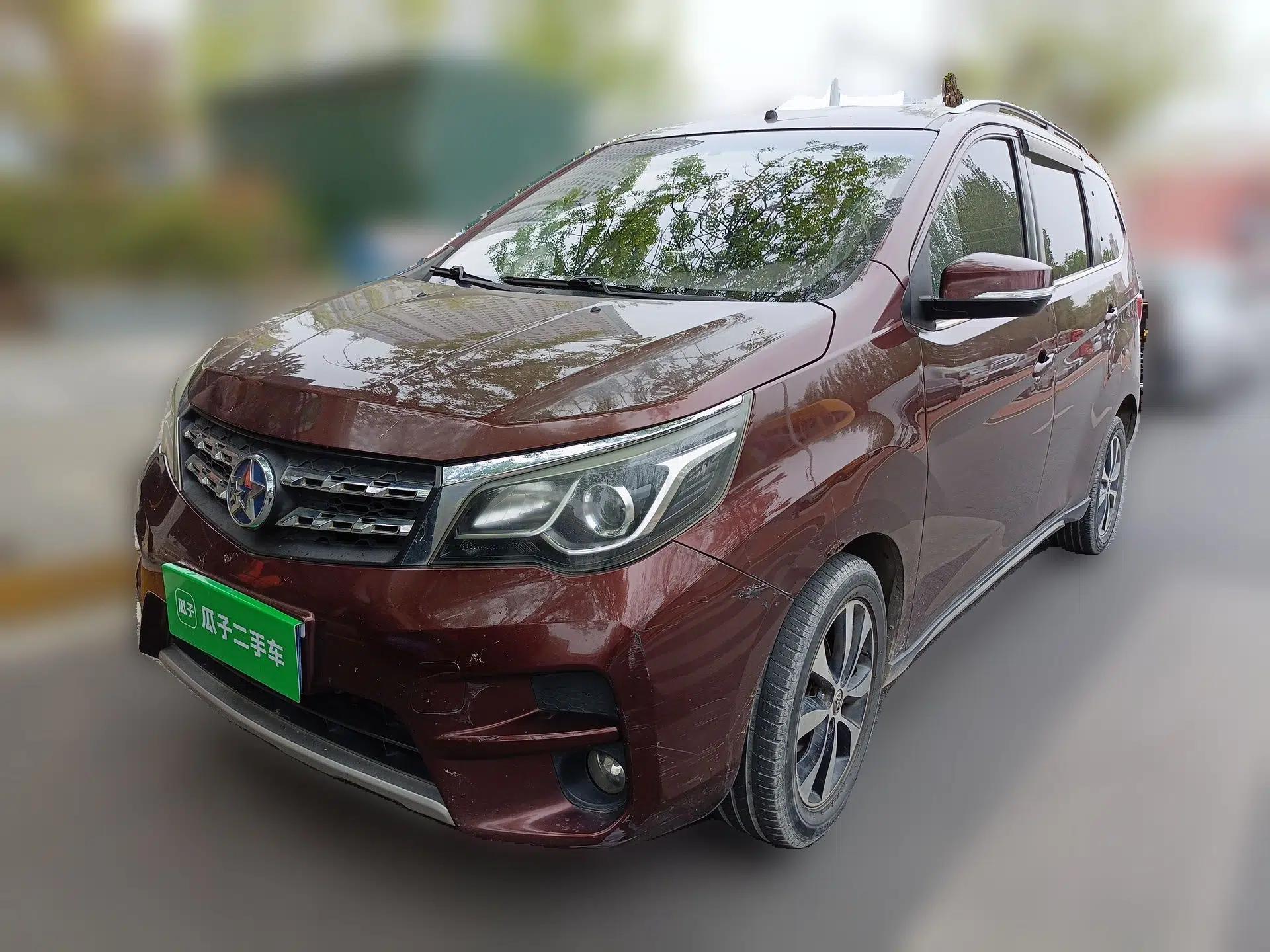Venucia M50V 2017 1.6L XL CVT Luxury Edition — миниатюра 1