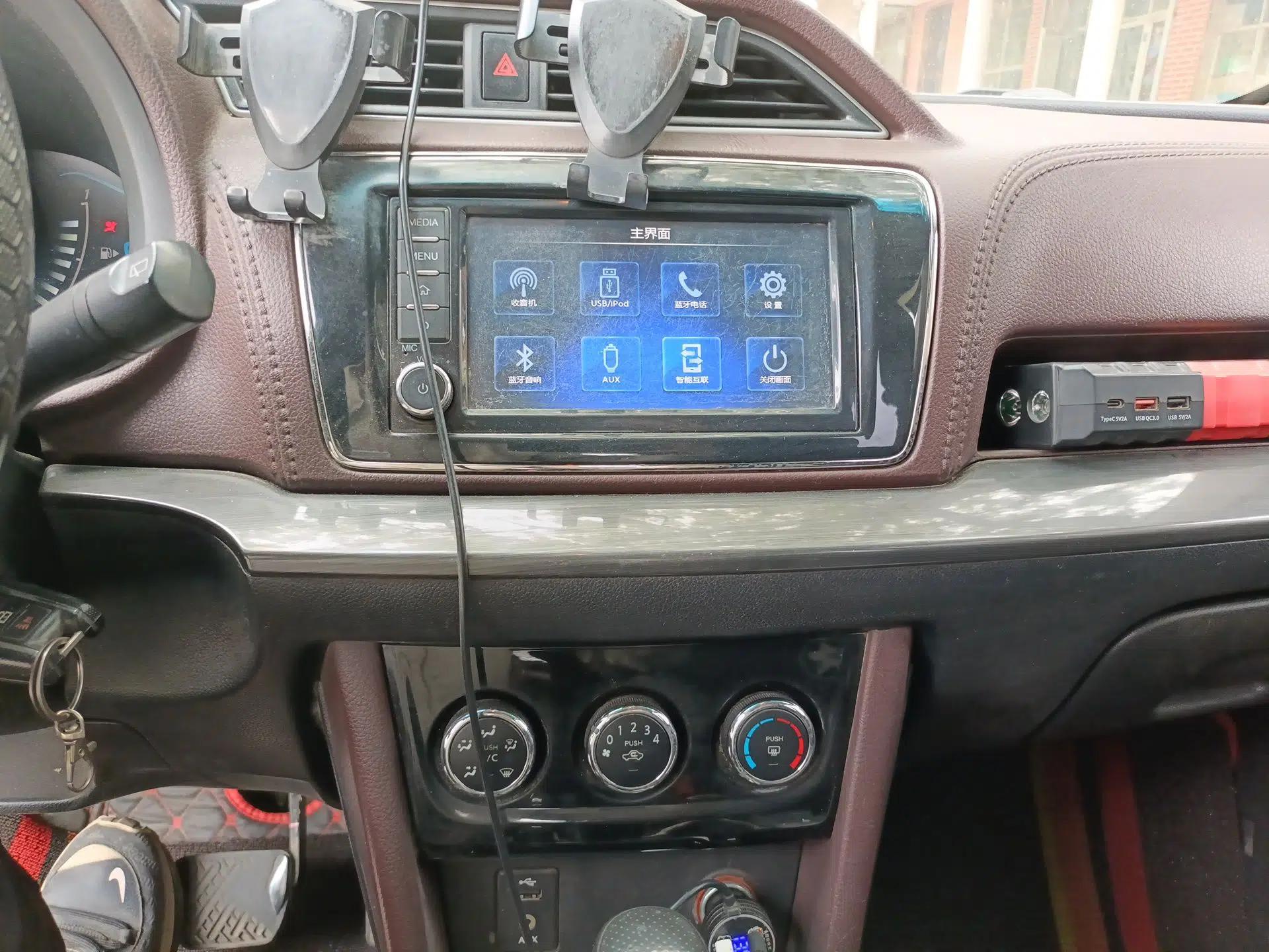 Venucia M50V 2017 1.6L XL CVT Luxury Edition — миниатюра 14