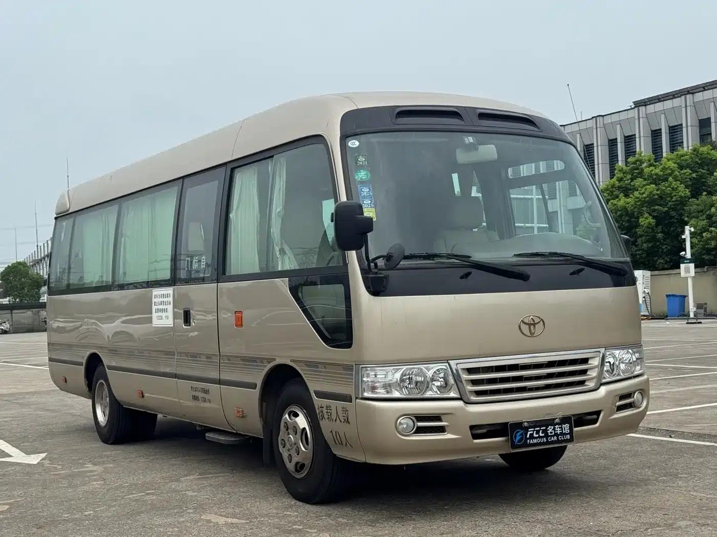 2011 Toyota Coaster 2.7L Manual — миниатюра 2