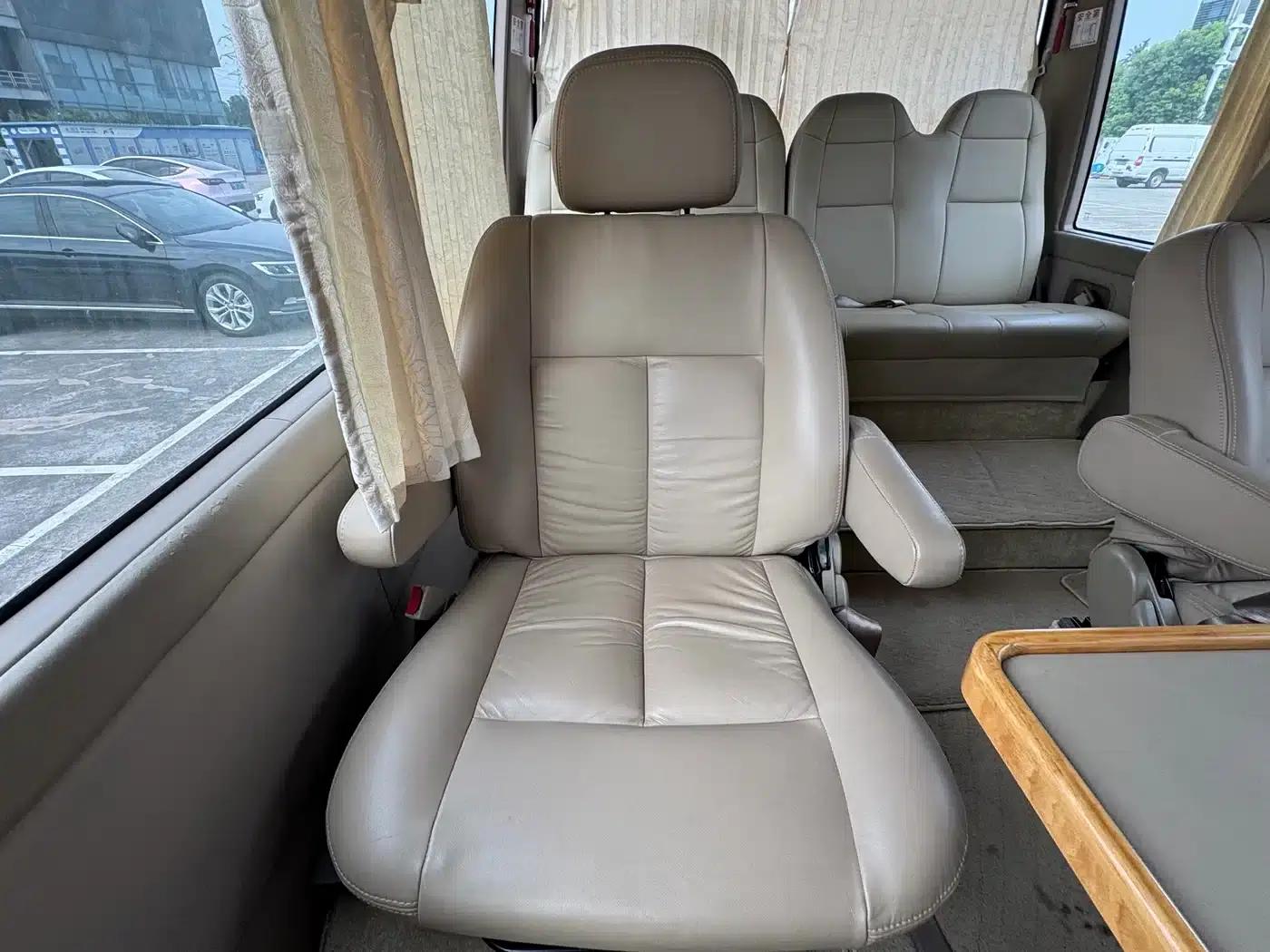 2011 Toyota Coaster 2.7L Manual — миниатюра 11