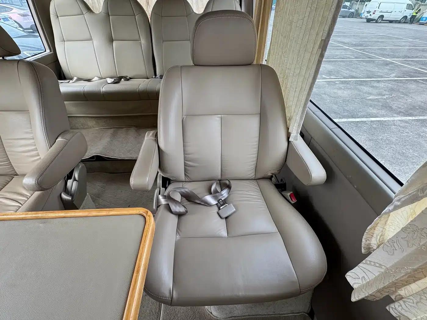 2011 Toyota Coaster 2.7L Manual — миниатюра 12