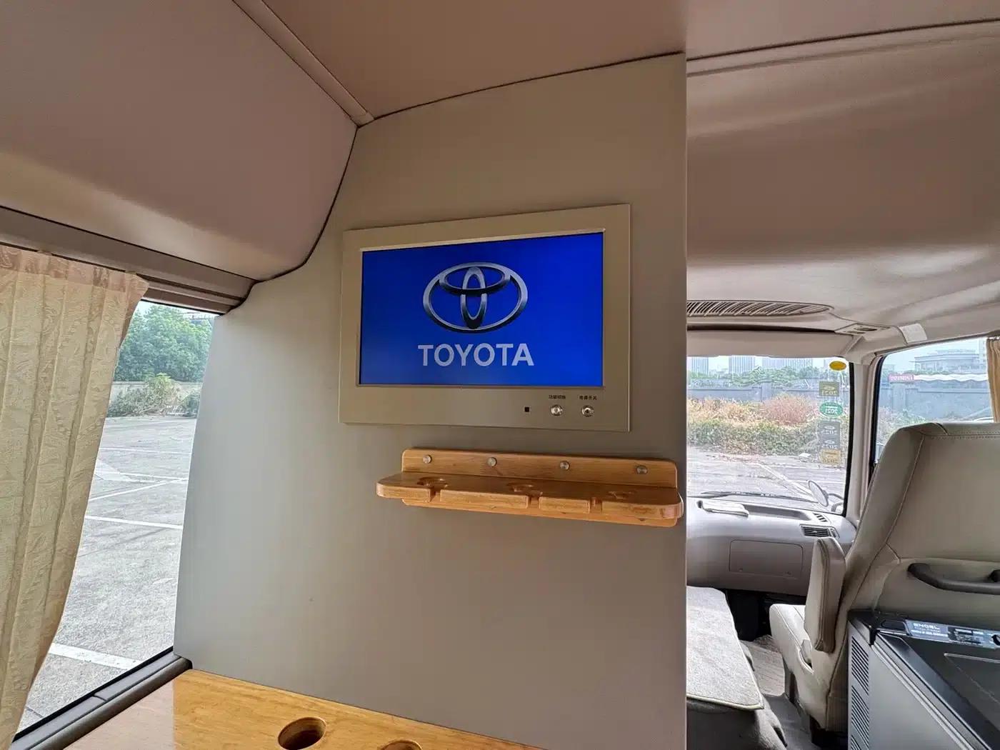 2011 Toyota Coaster 2.7L Manual — миниатюра 15