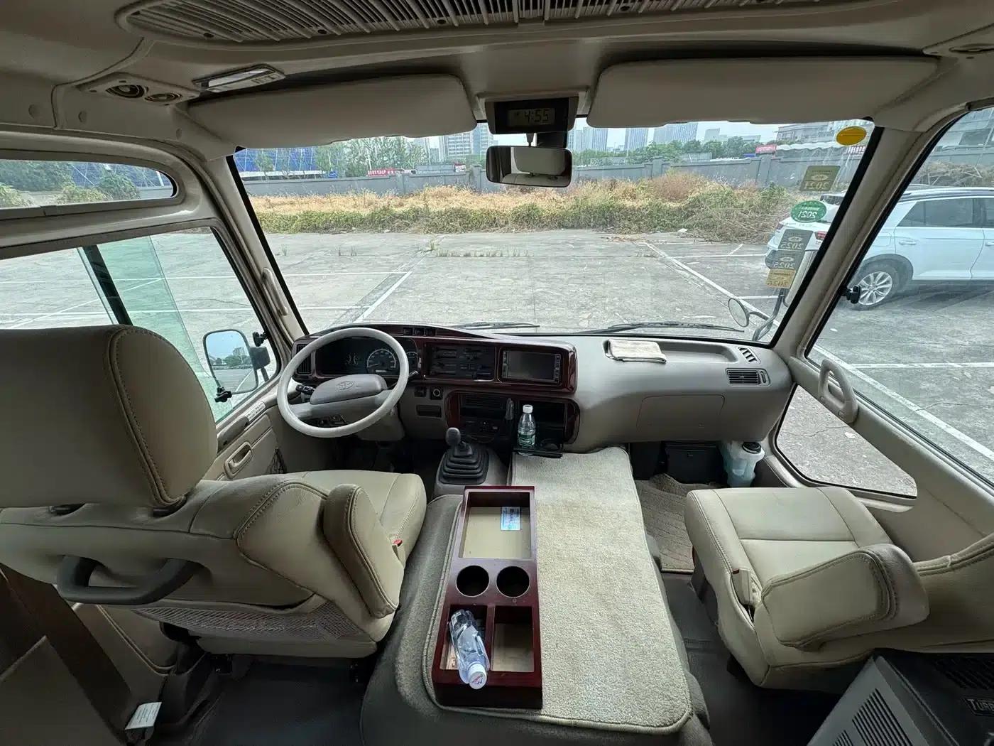 2011 Toyota Coaster 2.7L Manual — миниатюра 20