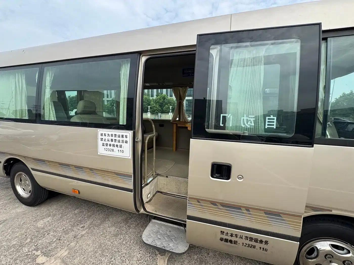 2011 Toyota Coaster 2.7L Manual — миниатюра 23