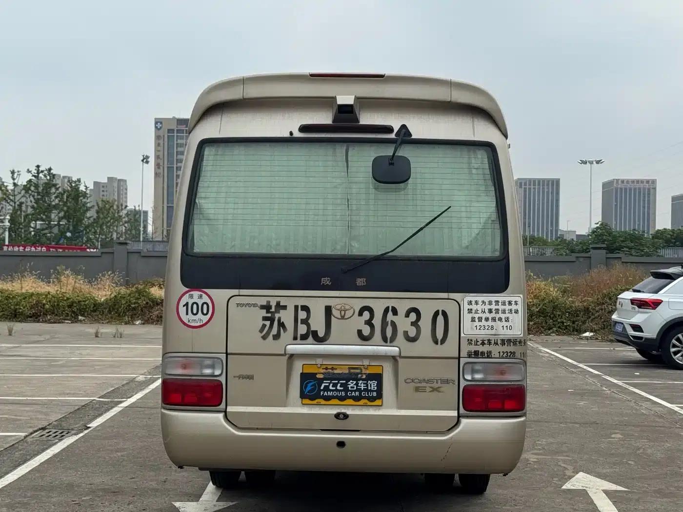 2011 Toyota Coaster 2.7L Manual — миниатюра 4