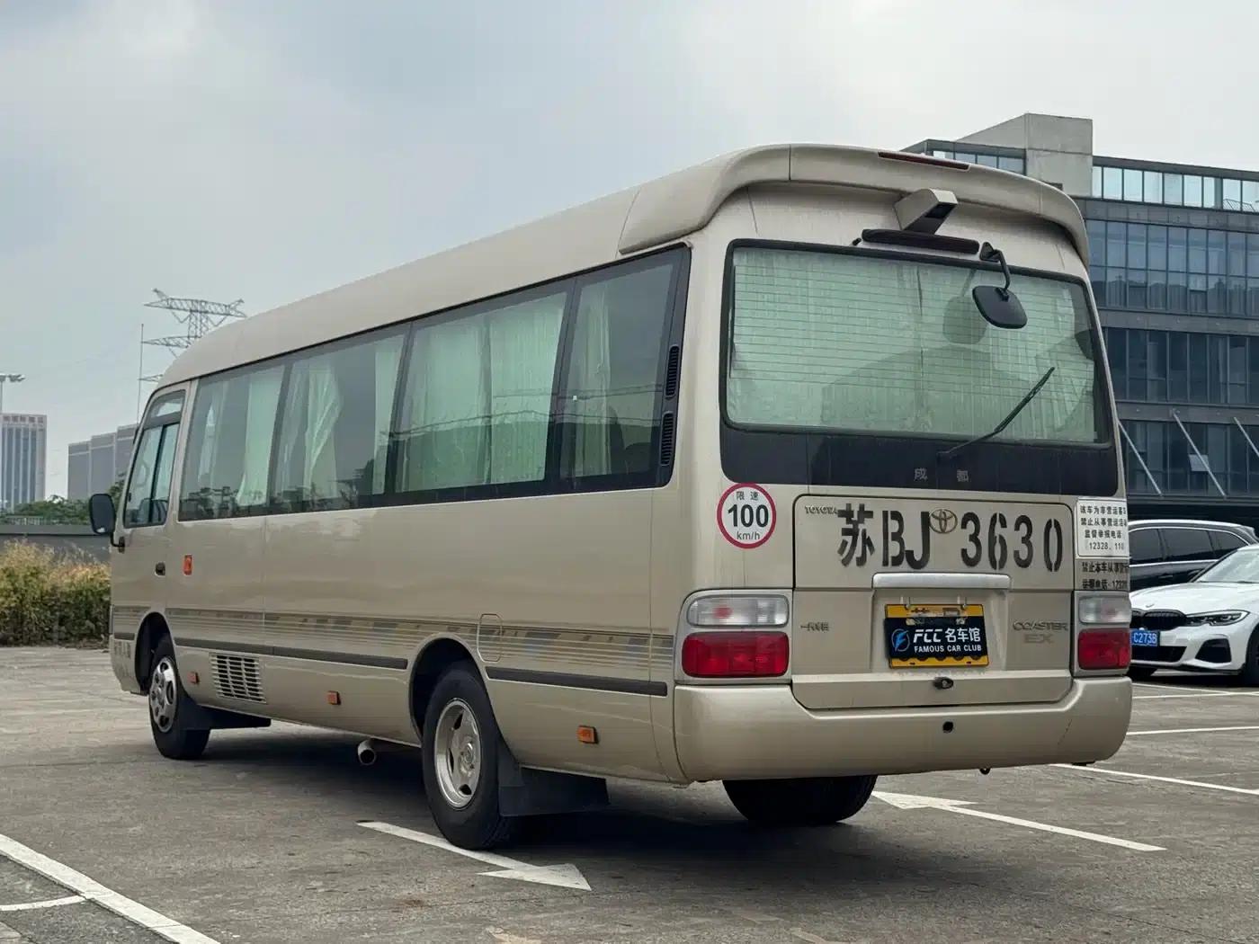 2011 Toyota Coaster 2.7L Manual — миниатюра 6