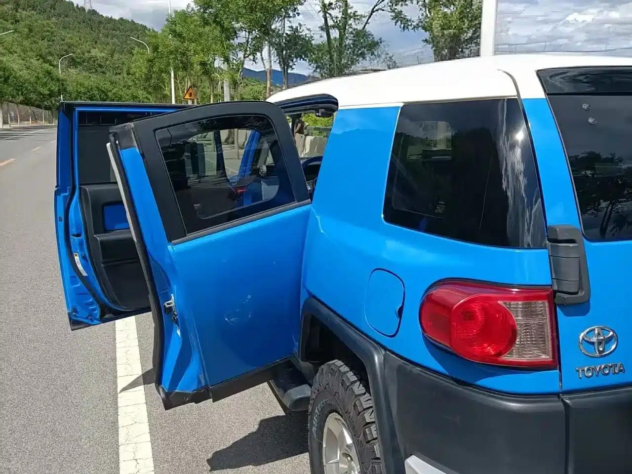 2007 FJ Cruiser 4.0L — миниатюра 3
