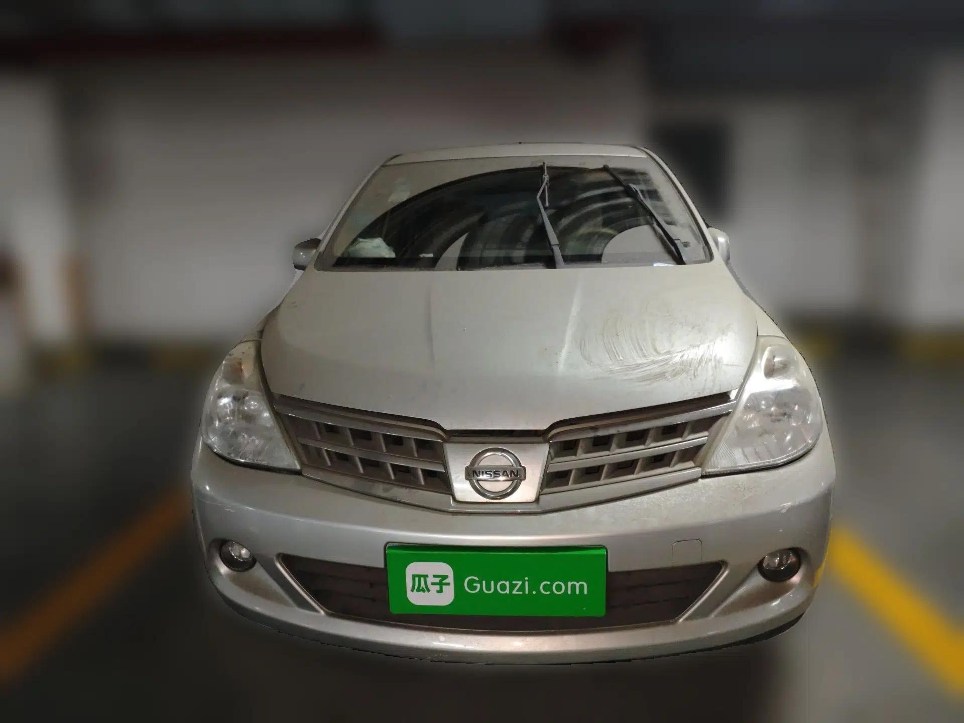 Nissan Tiida Sedan 2008 1.6L Manual Fashion Edition — миниатюра 2