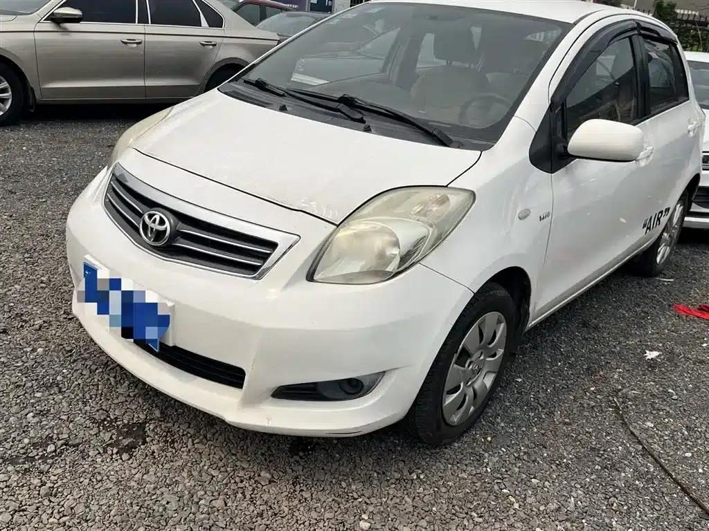 2011 Toyota Yaris 1.6G Automatic Dynamic Edition — миниатюра 1