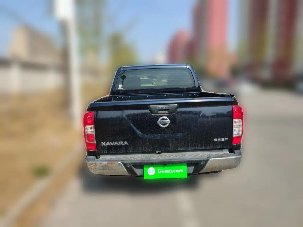 Nissan Navara 2017 2.5L Automatic 2WD Luxury Edition QR25 — миниатюра 5