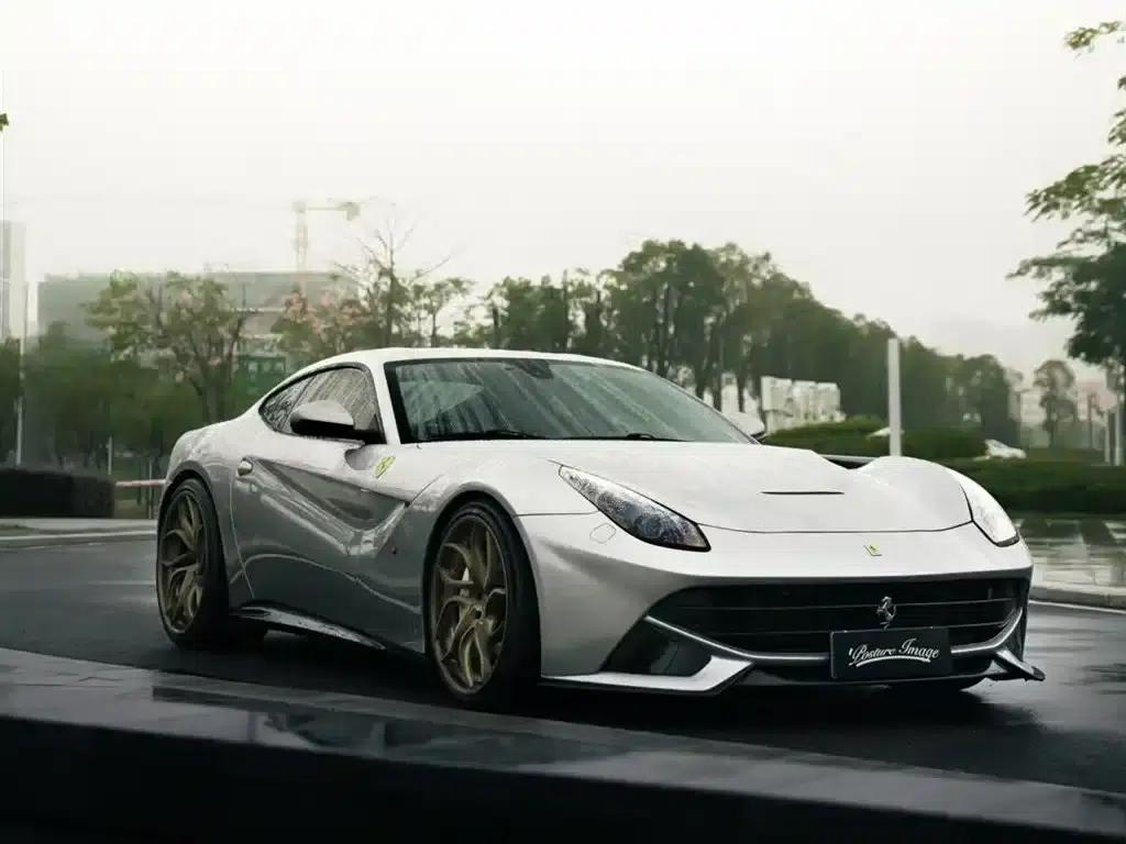 2013 F12berlinetta 6.3L Standard Model — миниатюра 3