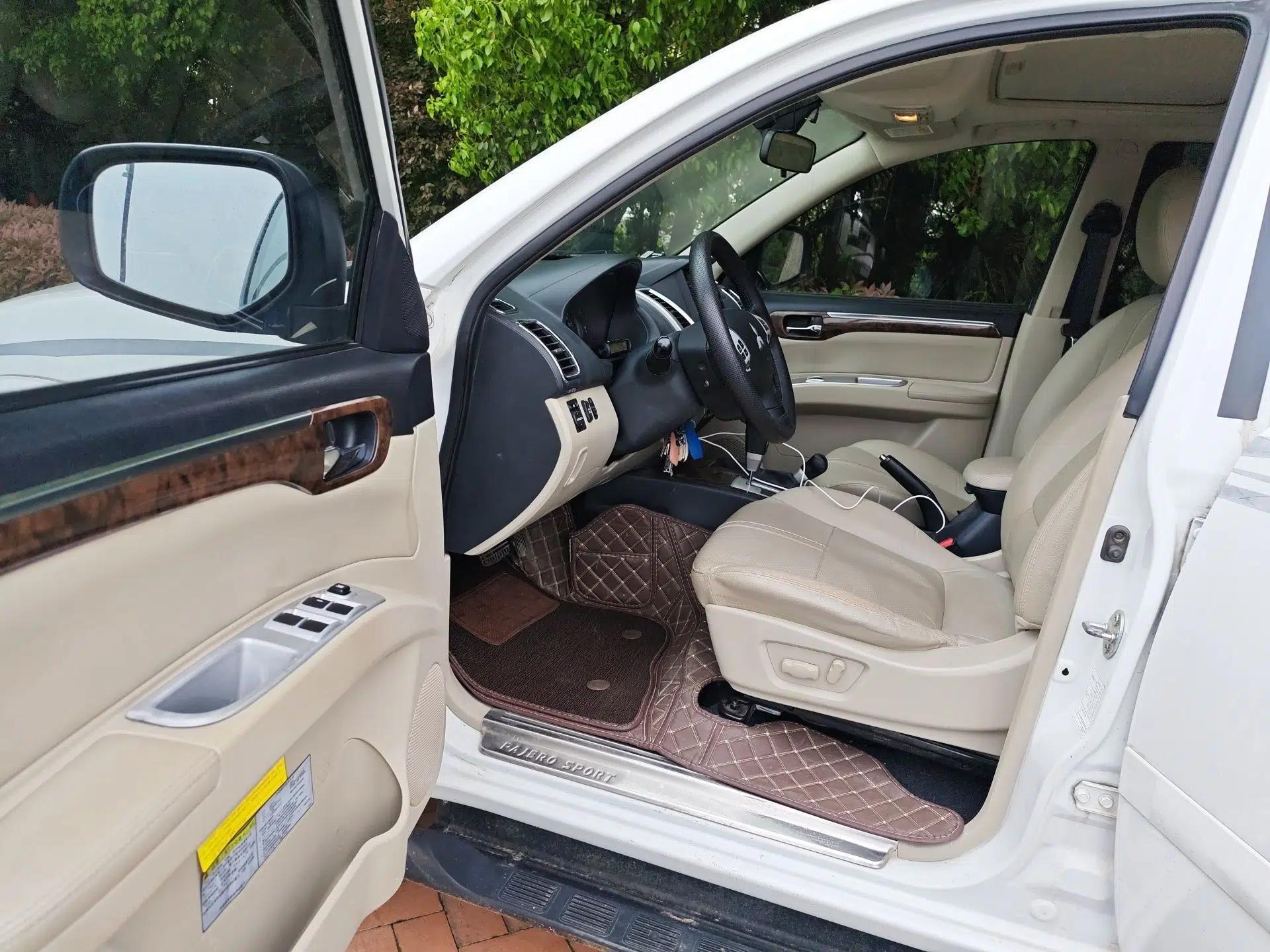 Mitsubishi Pajero Sport 2013 3.0L Automatic 4x4 Flagship Edition — миниатюра 17
