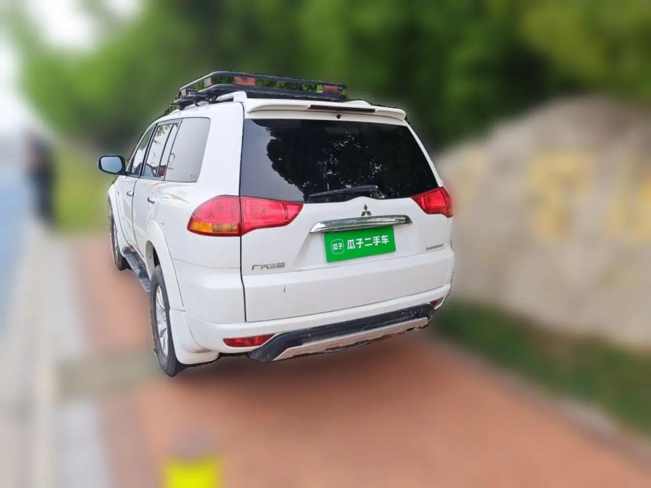 Mitsubishi Pajero Sport 2013 3.0L Automatic 4x4 Flagship Edition — миниатюра 4