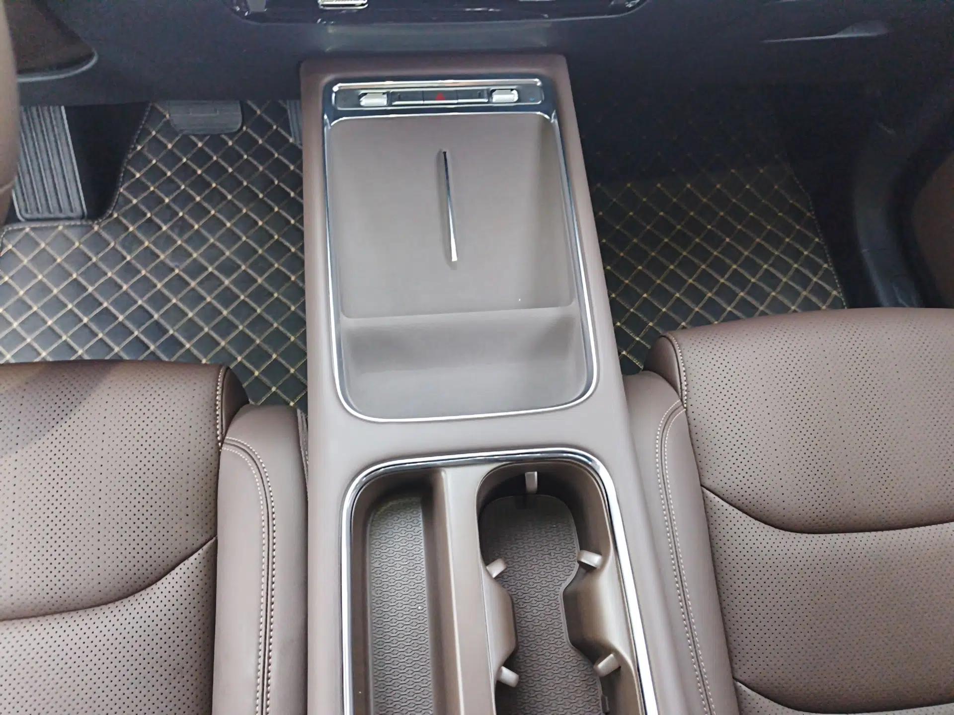 Wuling Xingguang 560 New Energy 2026 Model, Plug-in Hybrid, 125 km, Luxury Version — миниатюра 17