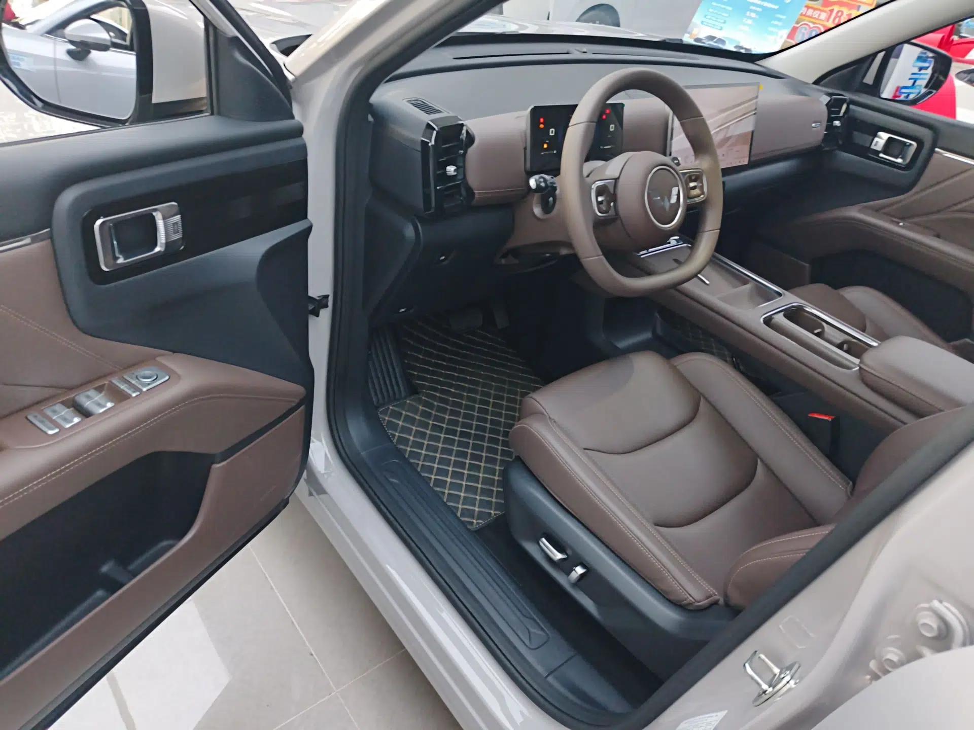 Wuling Xingguang 560 New Energy 2026 Model, Plug-in Hybrid, 125 km, Luxury Version — миниатюра 19