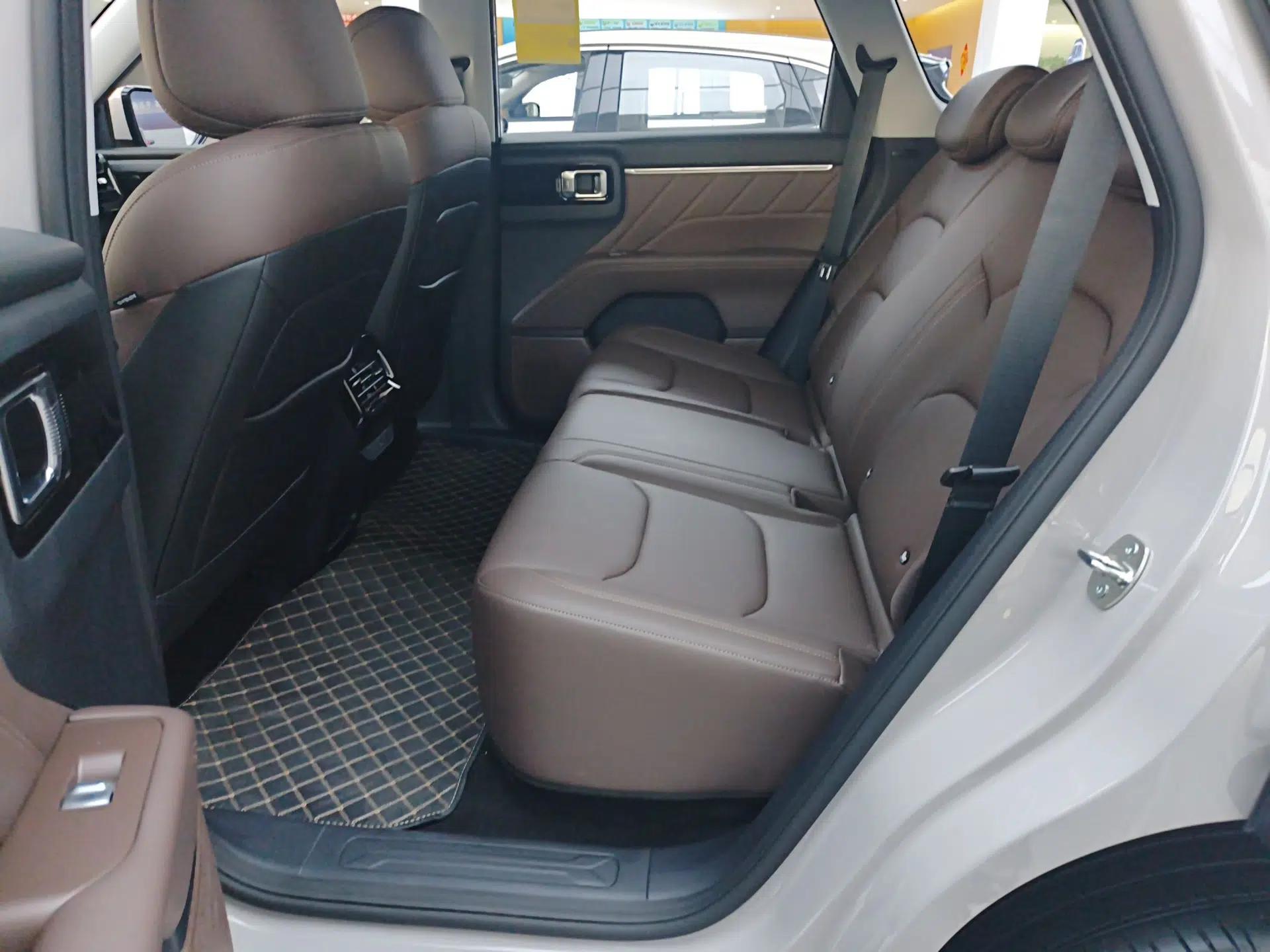 Wuling Xingguang 560 New Energy 2026 Model, Plug-in Hybrid, 125 km, Luxury Version — миниатюра 20