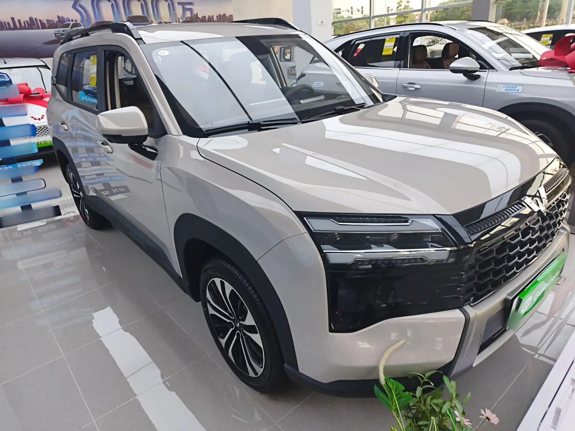 Wuling Xingguang 560 New Energy 2026 Model, Plug-in Hybrid, 125 km, Luxury Version — миниатюра 3