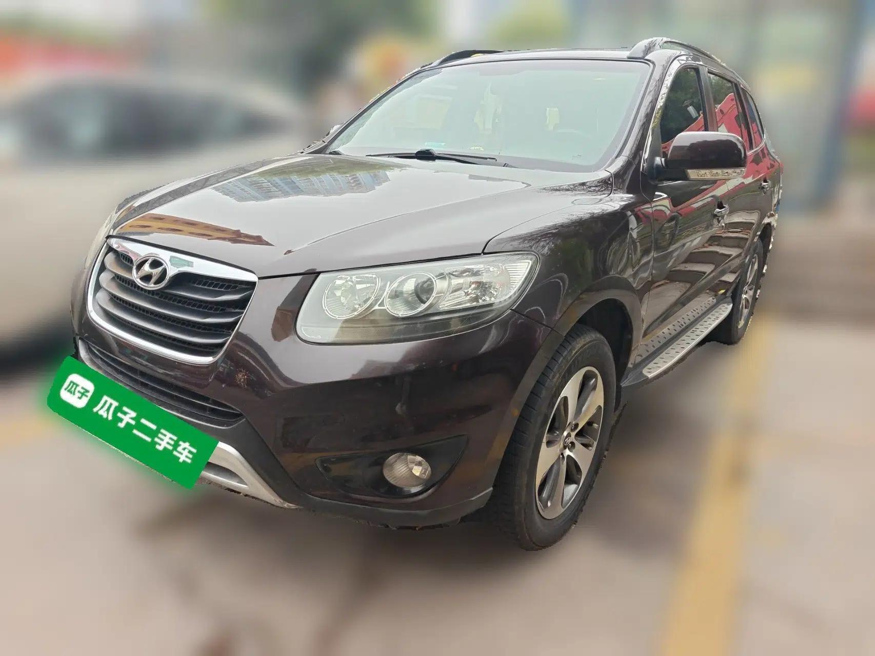 Hyundai Santa Fe Classic 2012 2.4 Comfort Edition 7-Seater Four-Wheel Drive — миниатюра 1