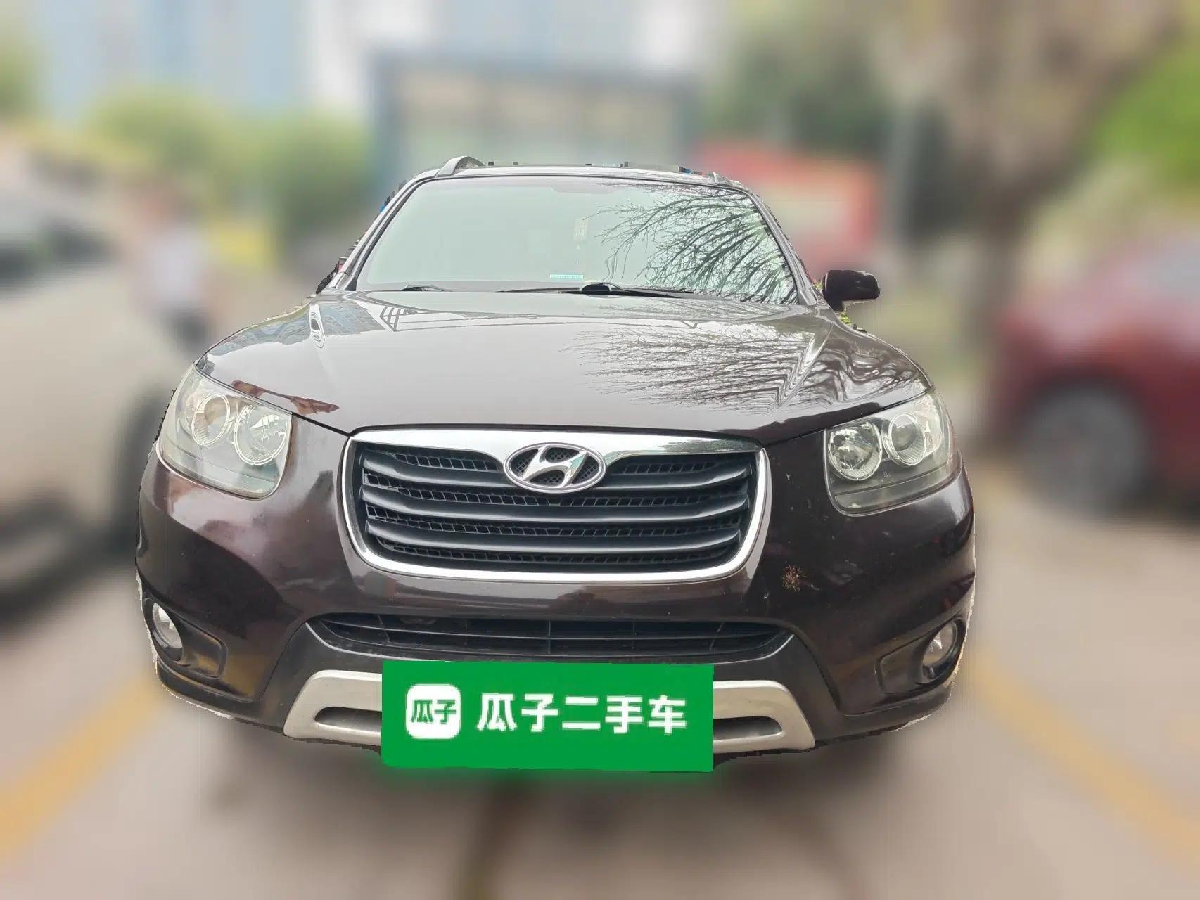 Hyundai Santa Fe Classic 2012 2.4 Comfort Edition 7-Seater Four-Wheel Drive — миниатюра 2